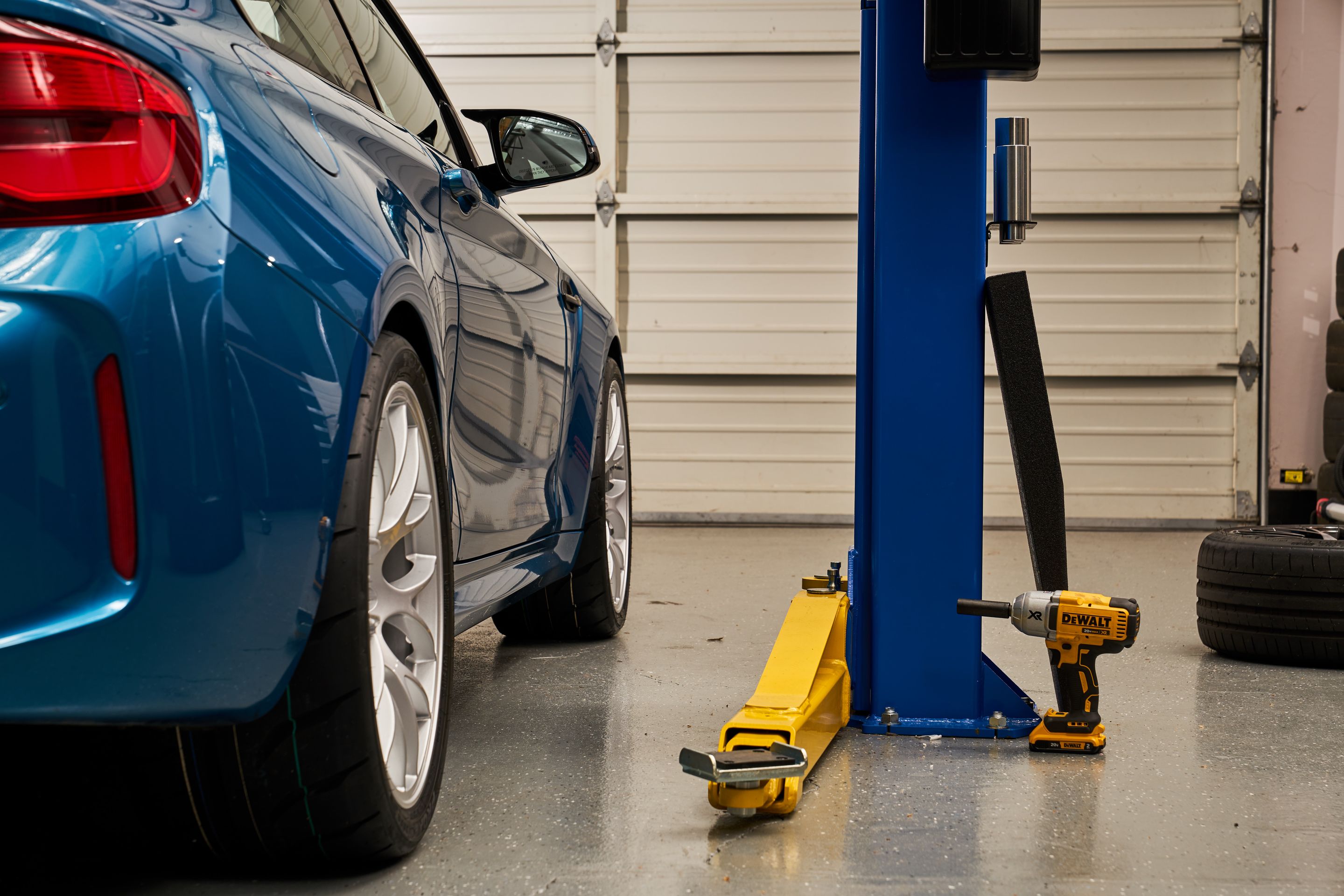 Blue BMW F87 M2 with 19" EC-7 Apex wheels in Race Silver
