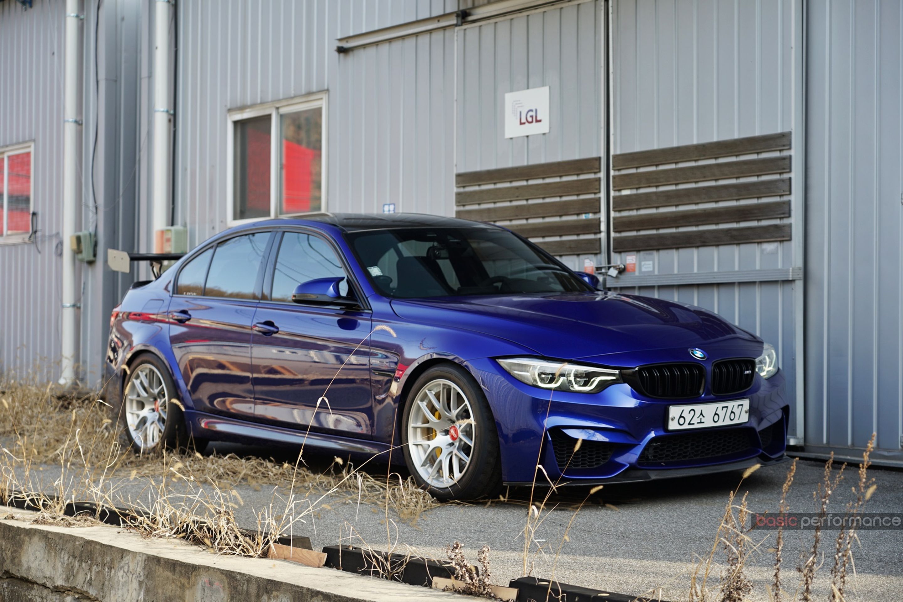 Blue BMW F80 M3 with 18" EC-7R Apex wheels in Brushed Clear