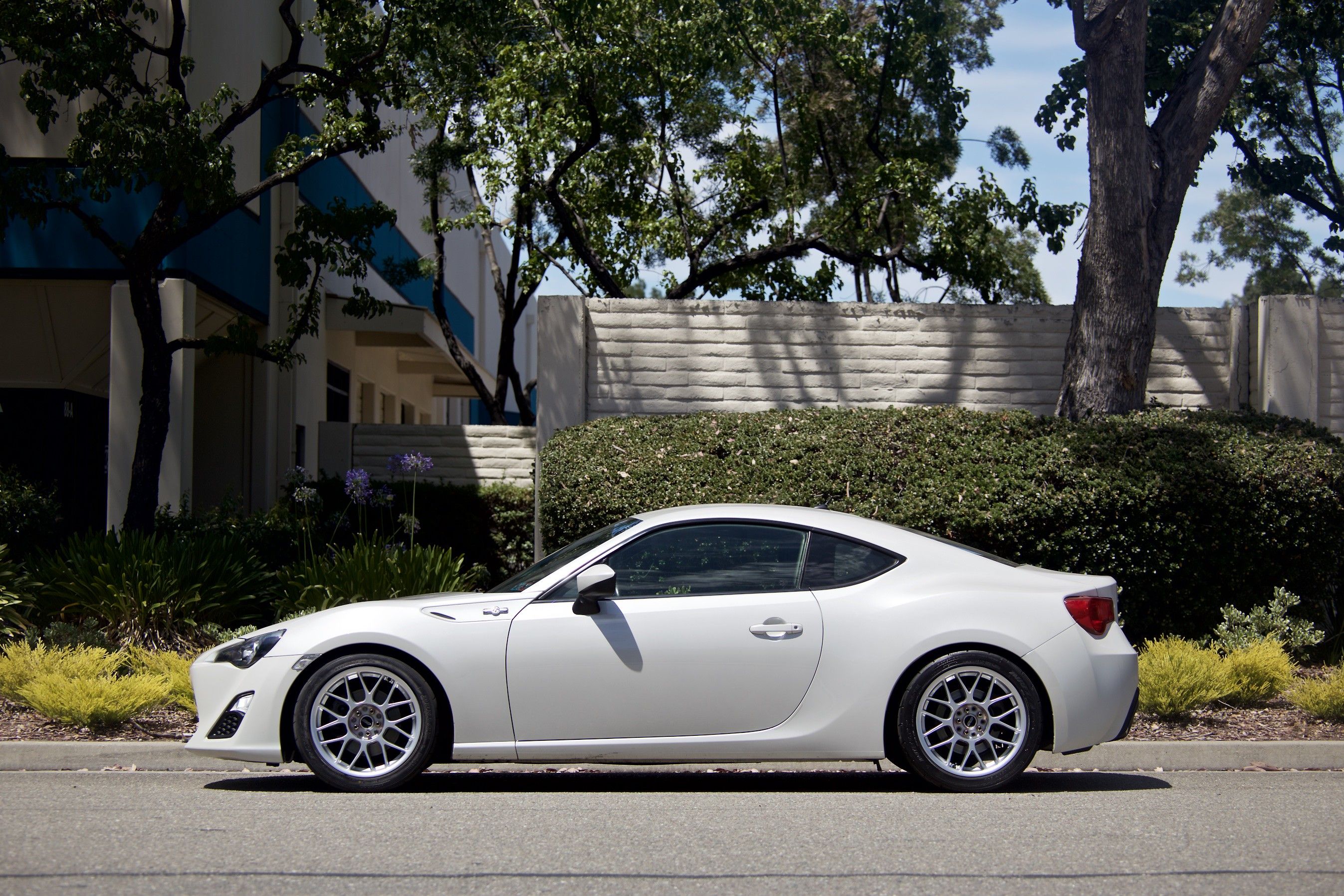White Scion FR-S with 17" ARC-8 Apex wheels in Anthracite