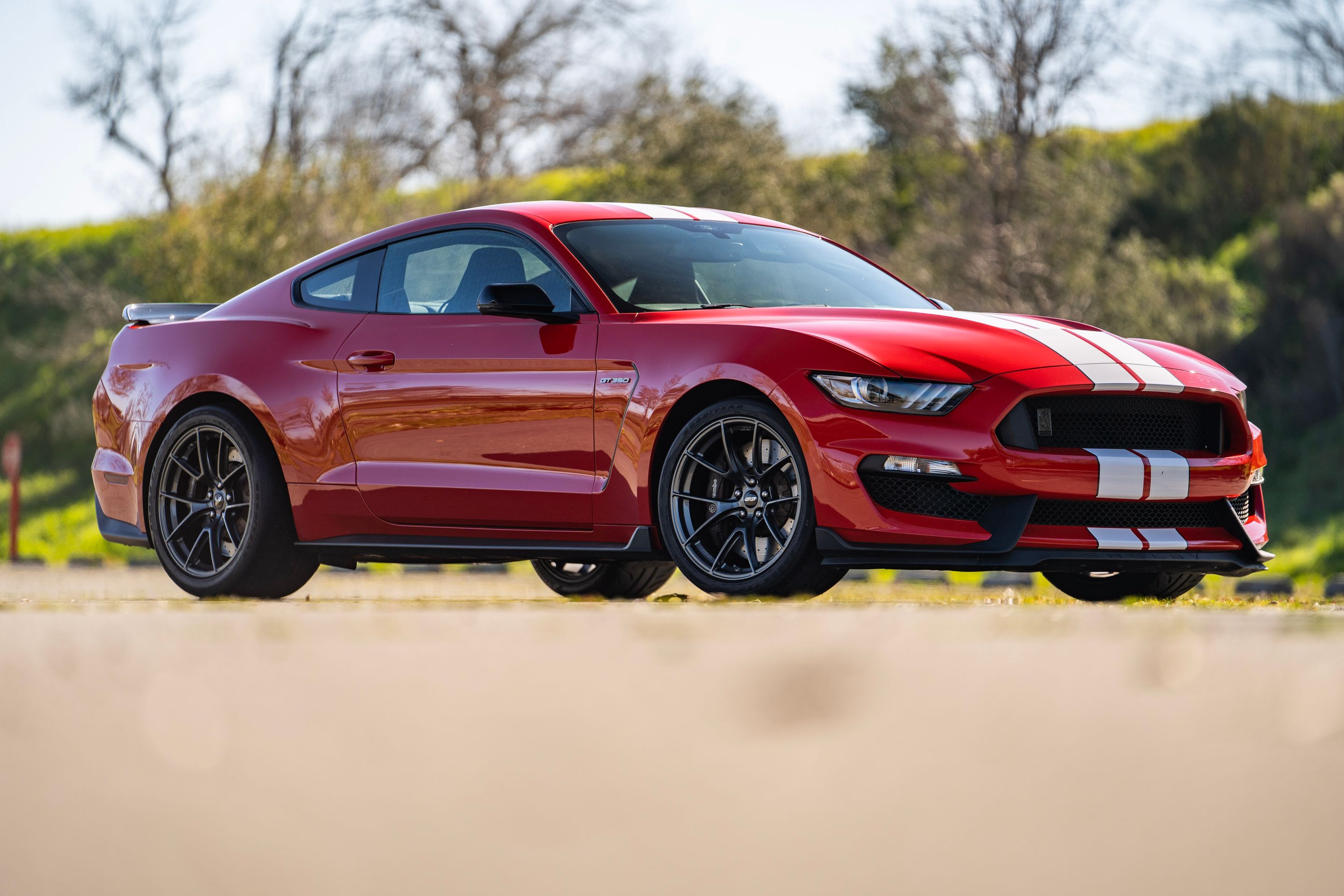 Red Ford S550 Mustang GT350 with 19" VS-5RS Apex wheels in Anthracite