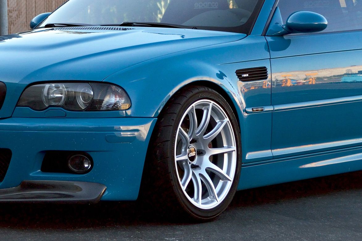 Blue BMW E46 M3 with 18" SM-10 Apex wheels in Race Silver