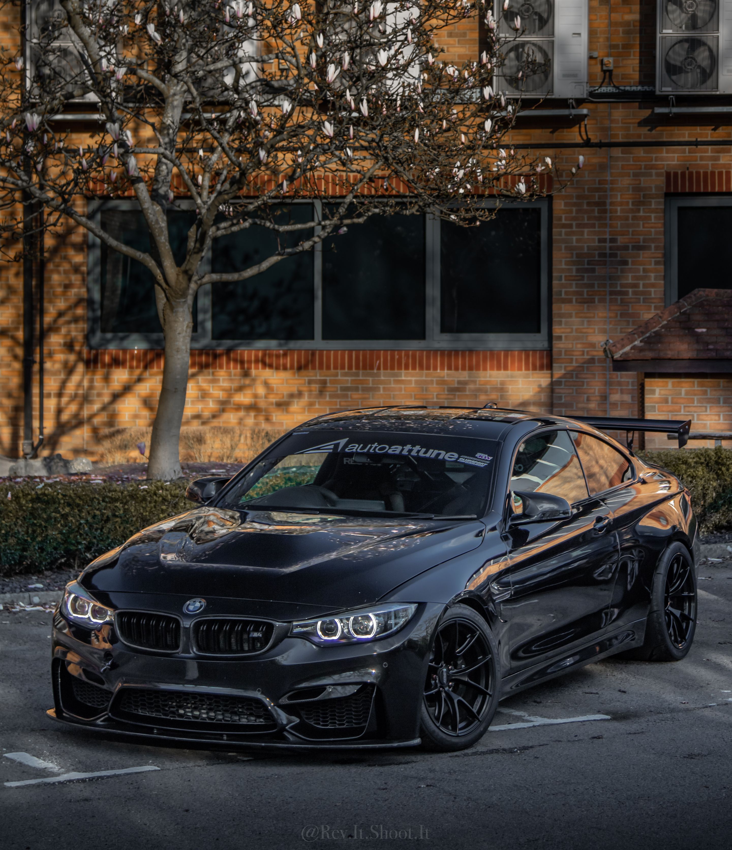 Black BMW F82 Coupe M4 with 18" VS-5RS Apex wheels in Satin Black