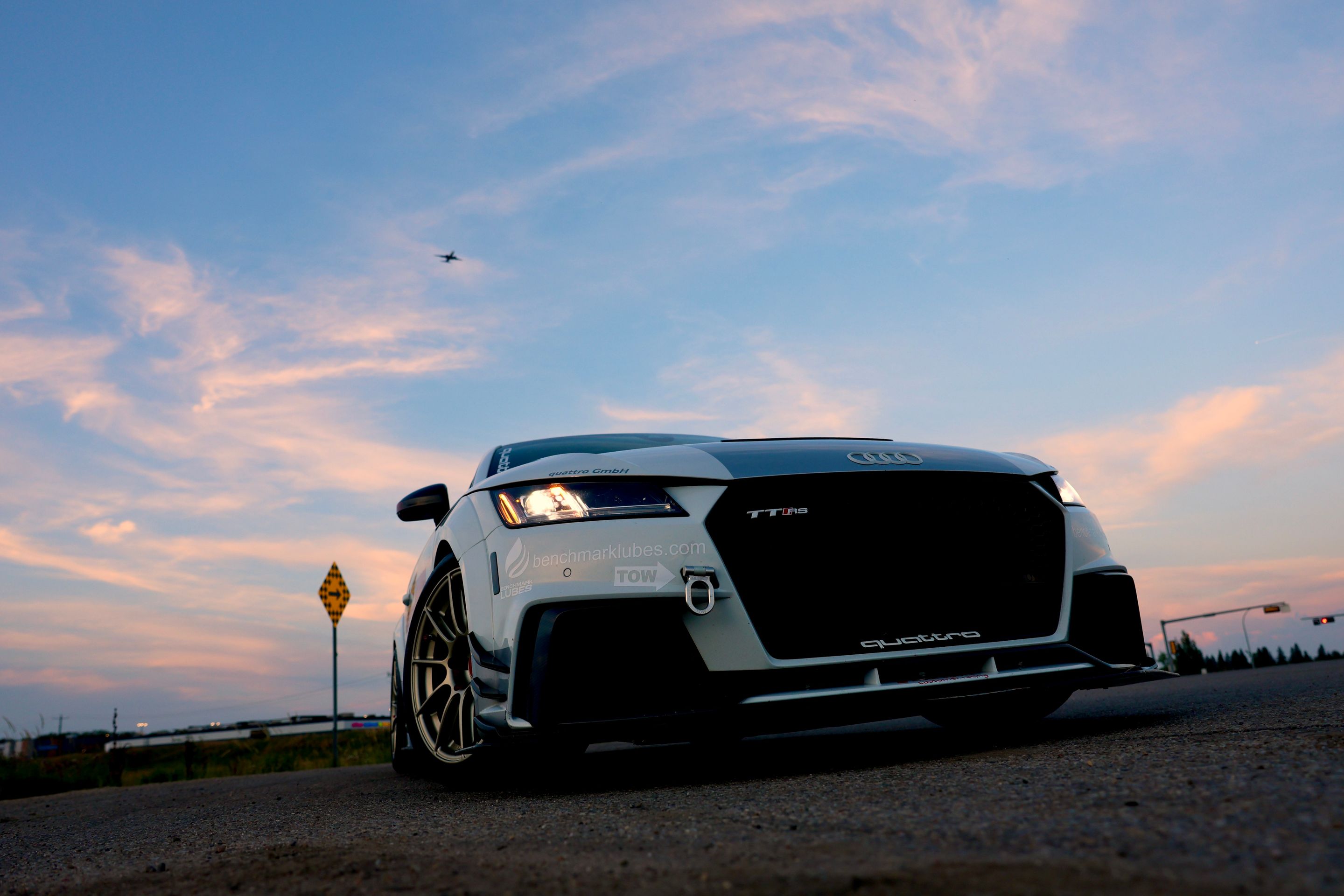 White Audi FV/8S TT RS with 18" SM-10RS Apex wheels in Motorsport Gold