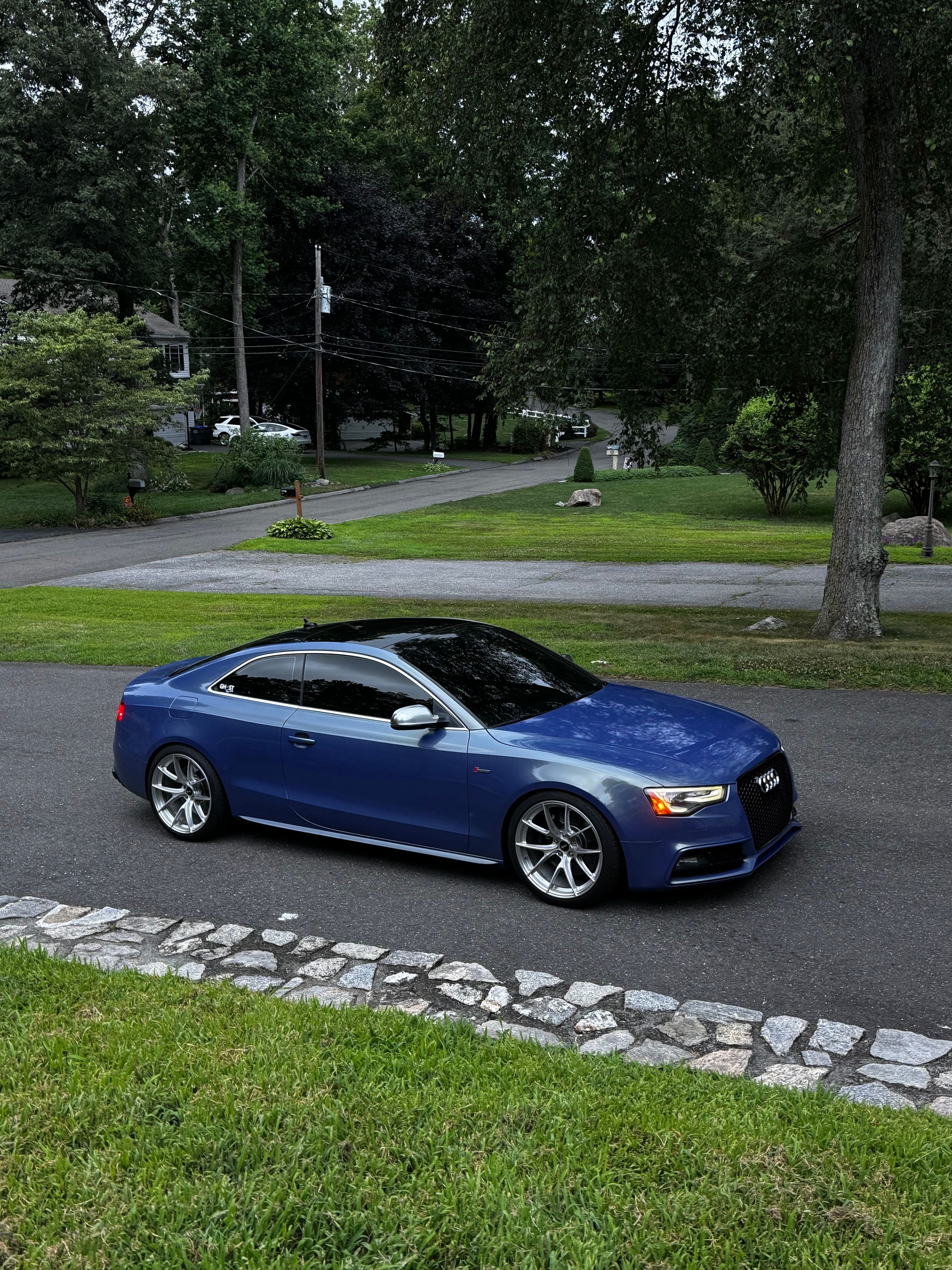 Blue Audi B8 S5 with 19" VS-5RS Apex wheels in Brushed Clear