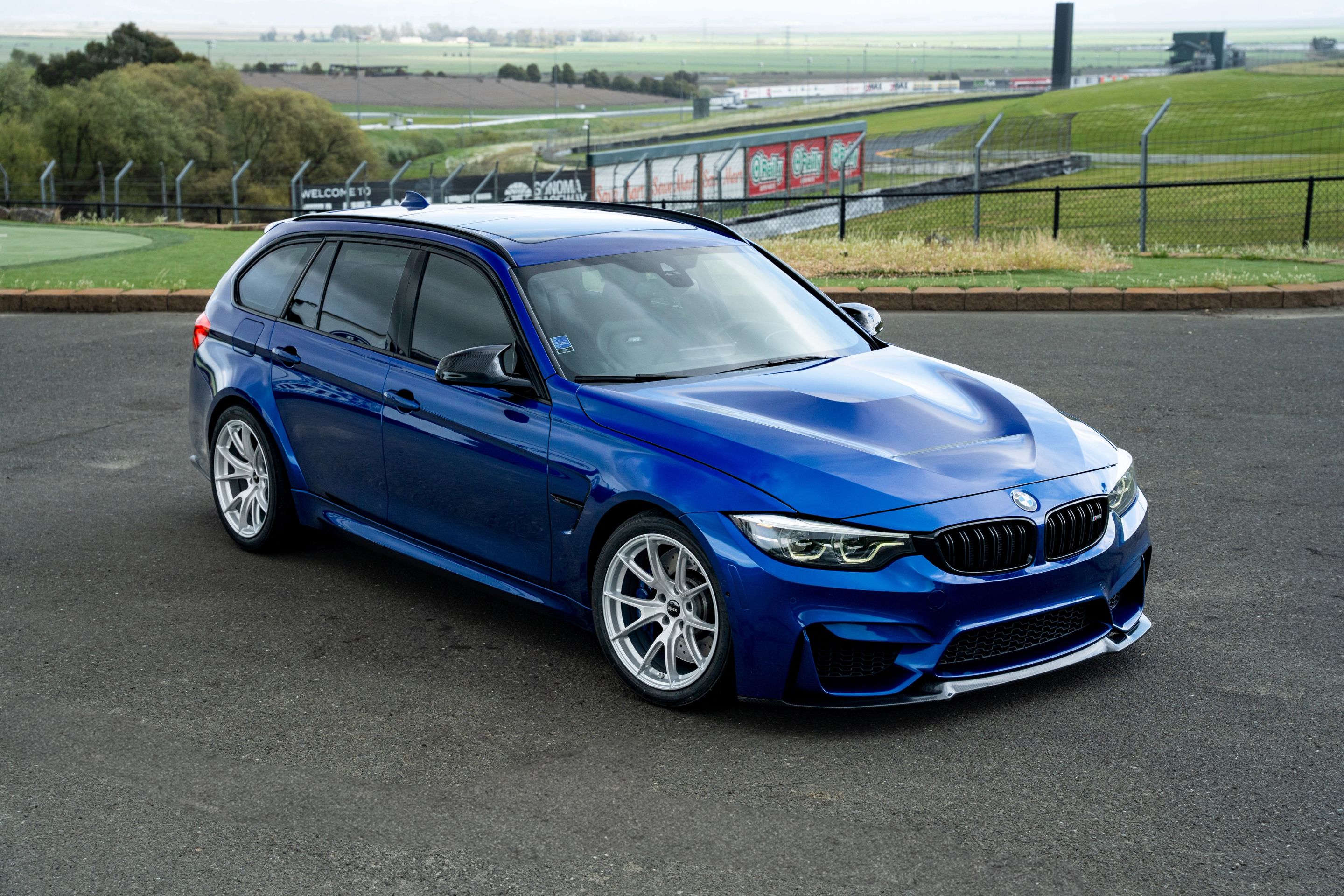 Blue BMW F80 M3 with 18" VS-5 Apex wheels in Race Silver