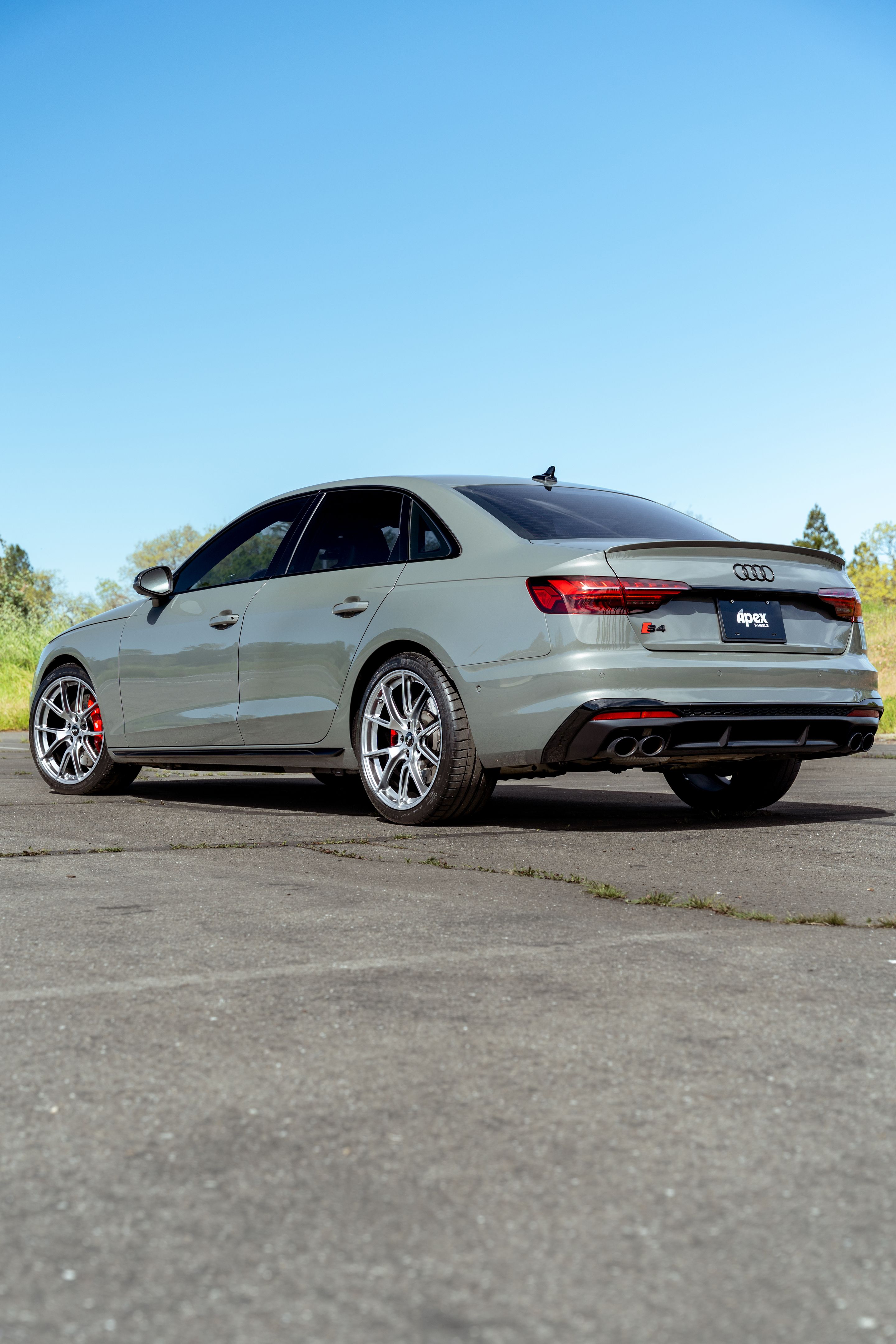 Grey Audi B9 S4 with 19" VS-5 Apex wheels in Hyper Black