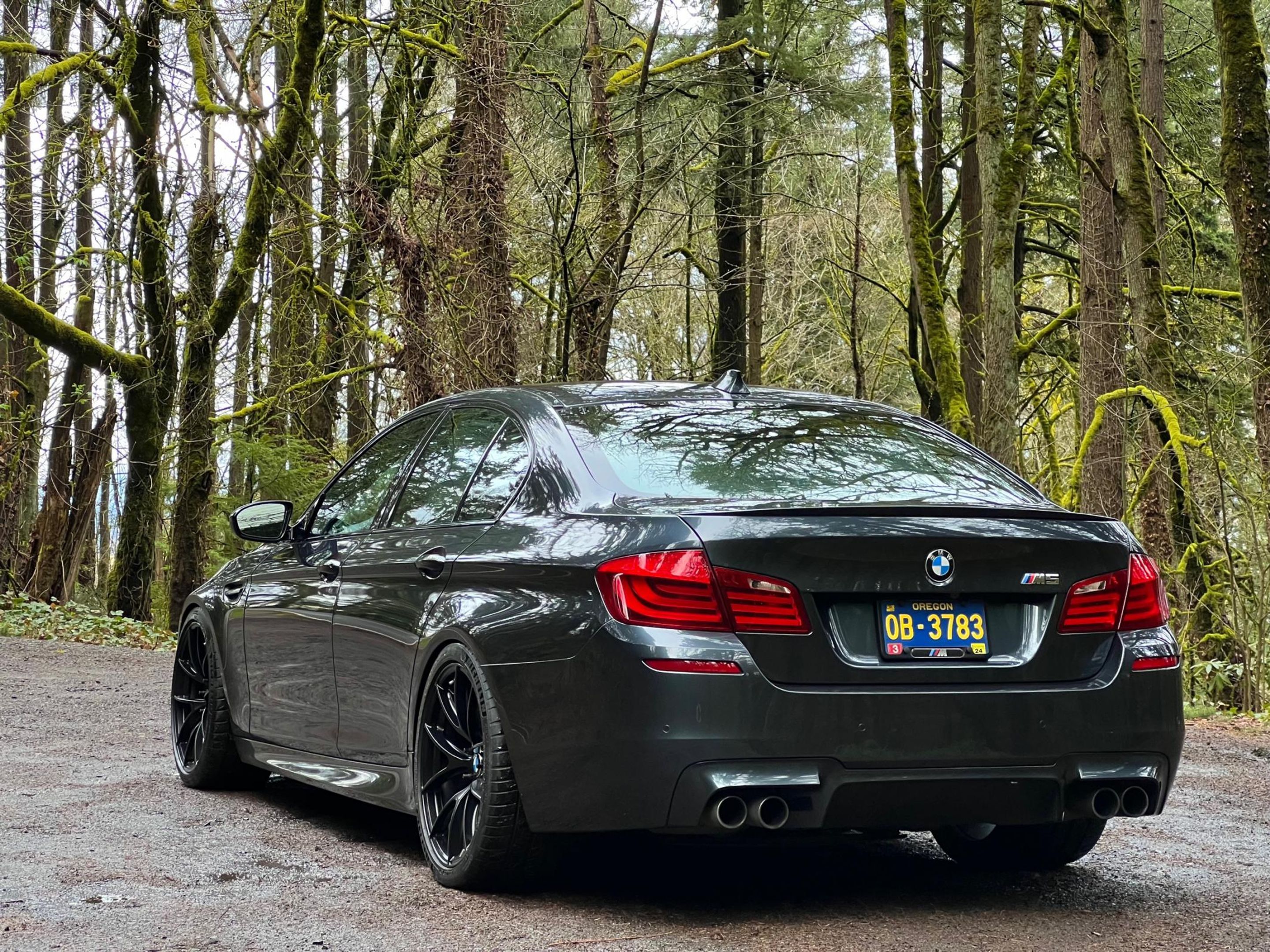 Black BMW F10 M5 with 20" VS-5RS Apex wheels in Satin Black