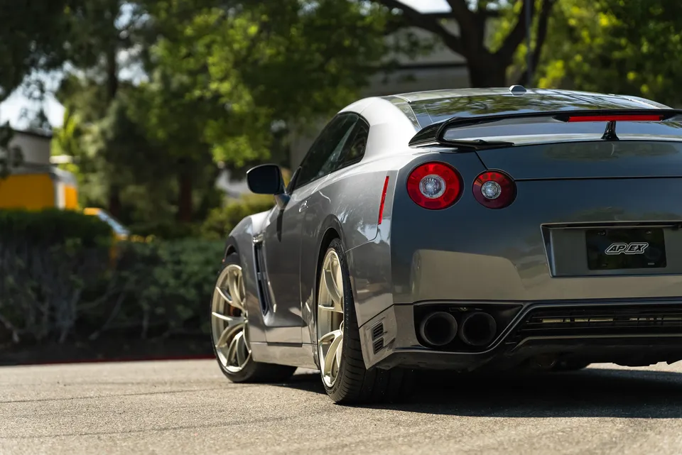 Standard Rims On R35 Nissan R35 GT-R Base with 20