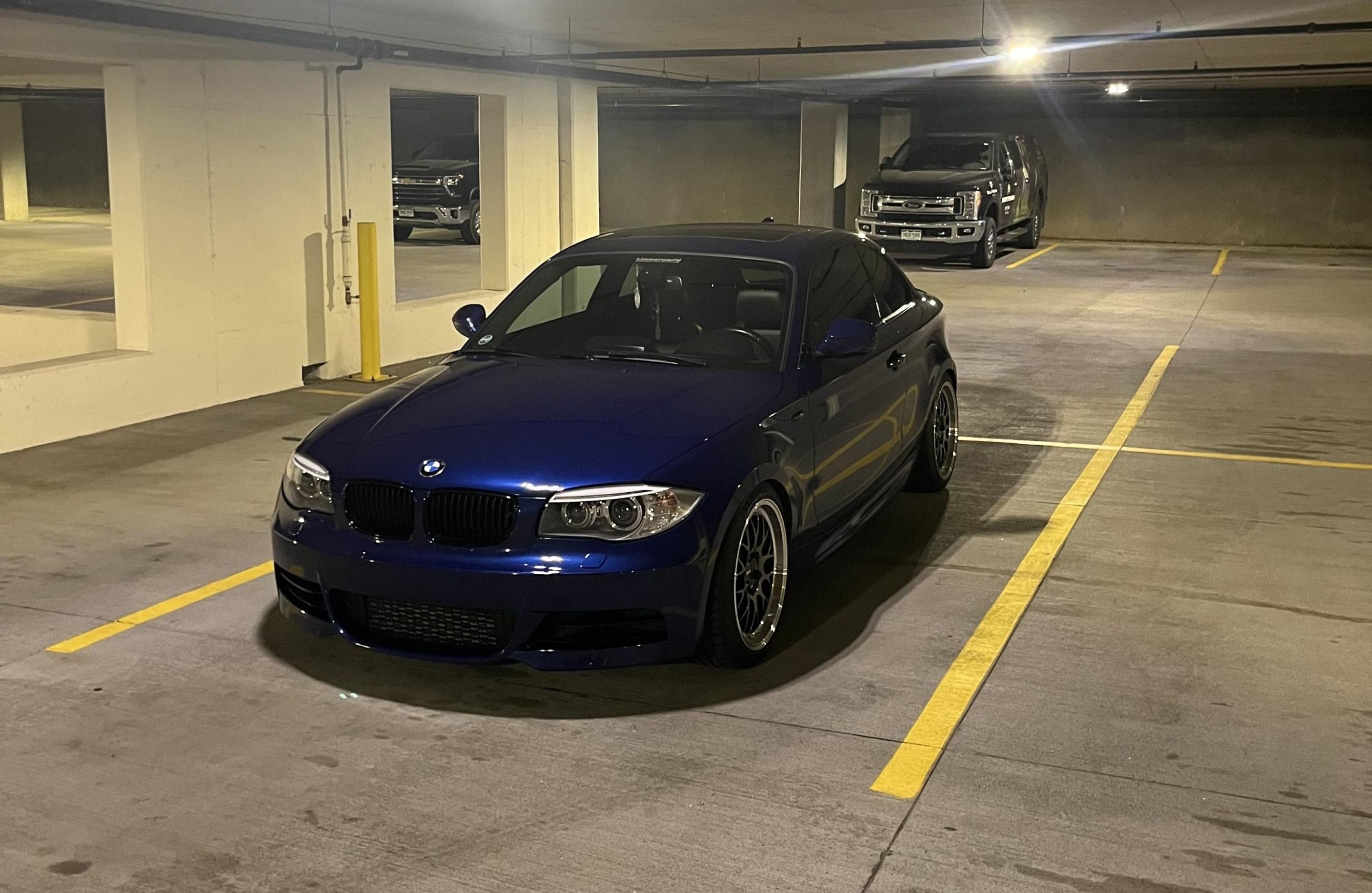 Blue BMW E82 Coupe 1 Series with 18" ML-10RT Apex wheels in Machined Lip Anthracite