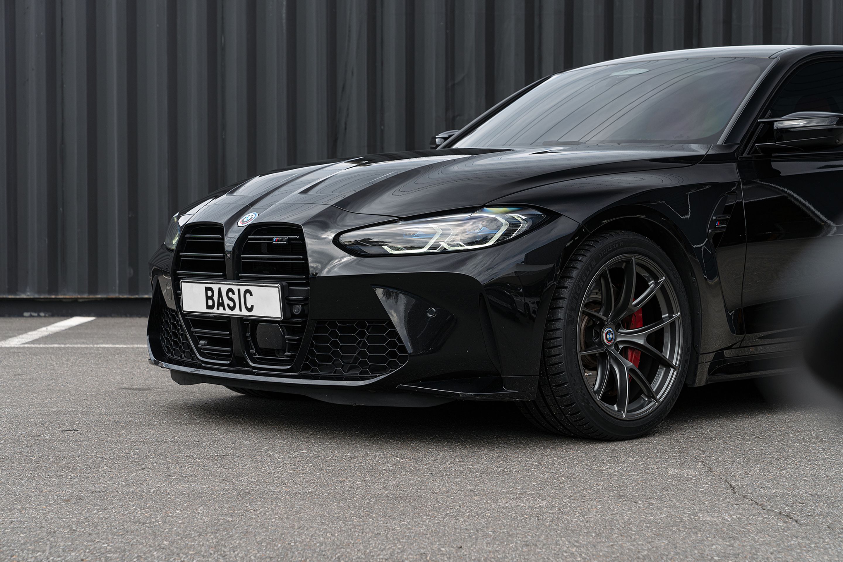 Black BMW G80 M3 with 19" VS-5RS Apex wheels in Anthracite