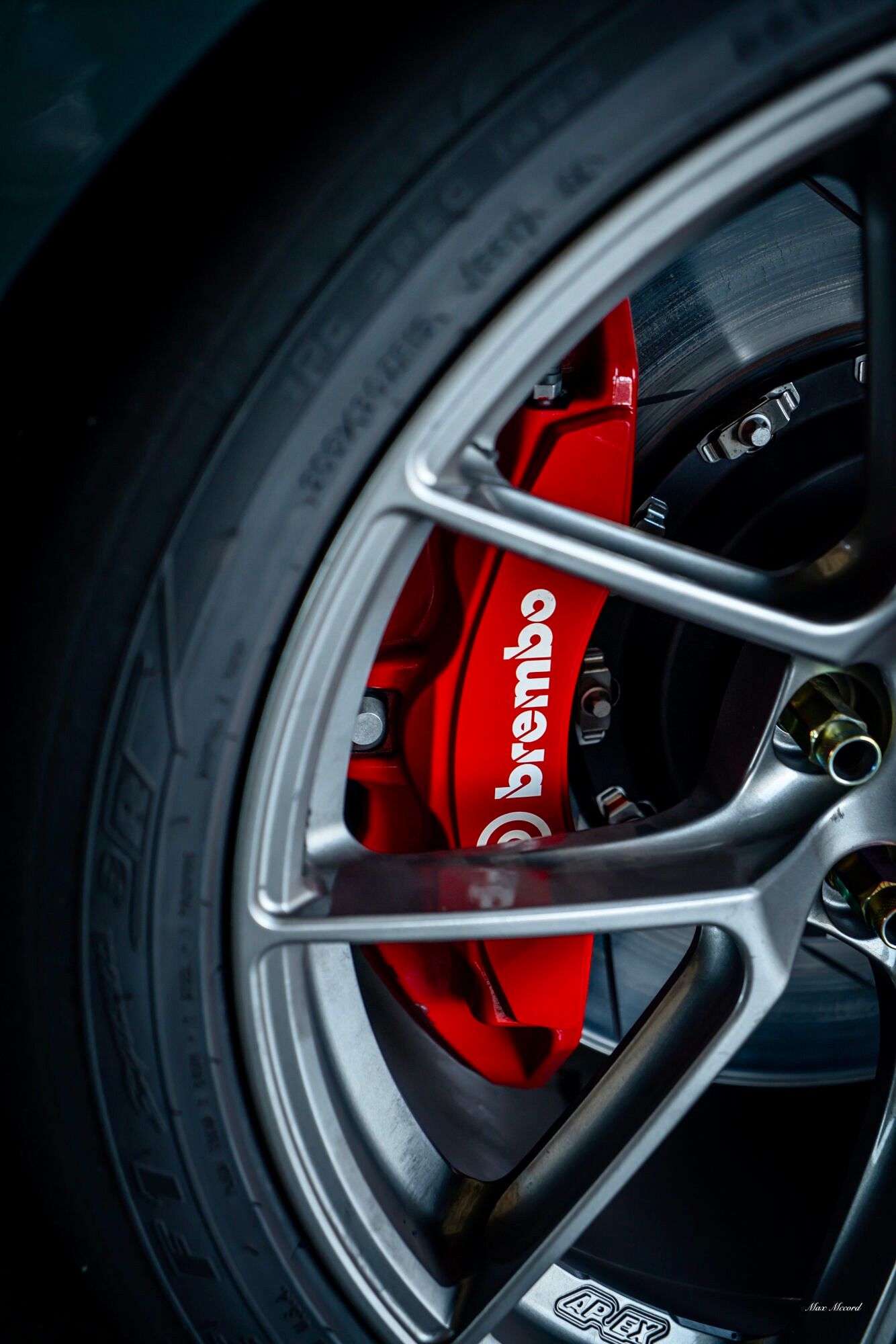 Green Ford S550 Mustang GT with 19" VS-5RS Apex wheels in Anthracite