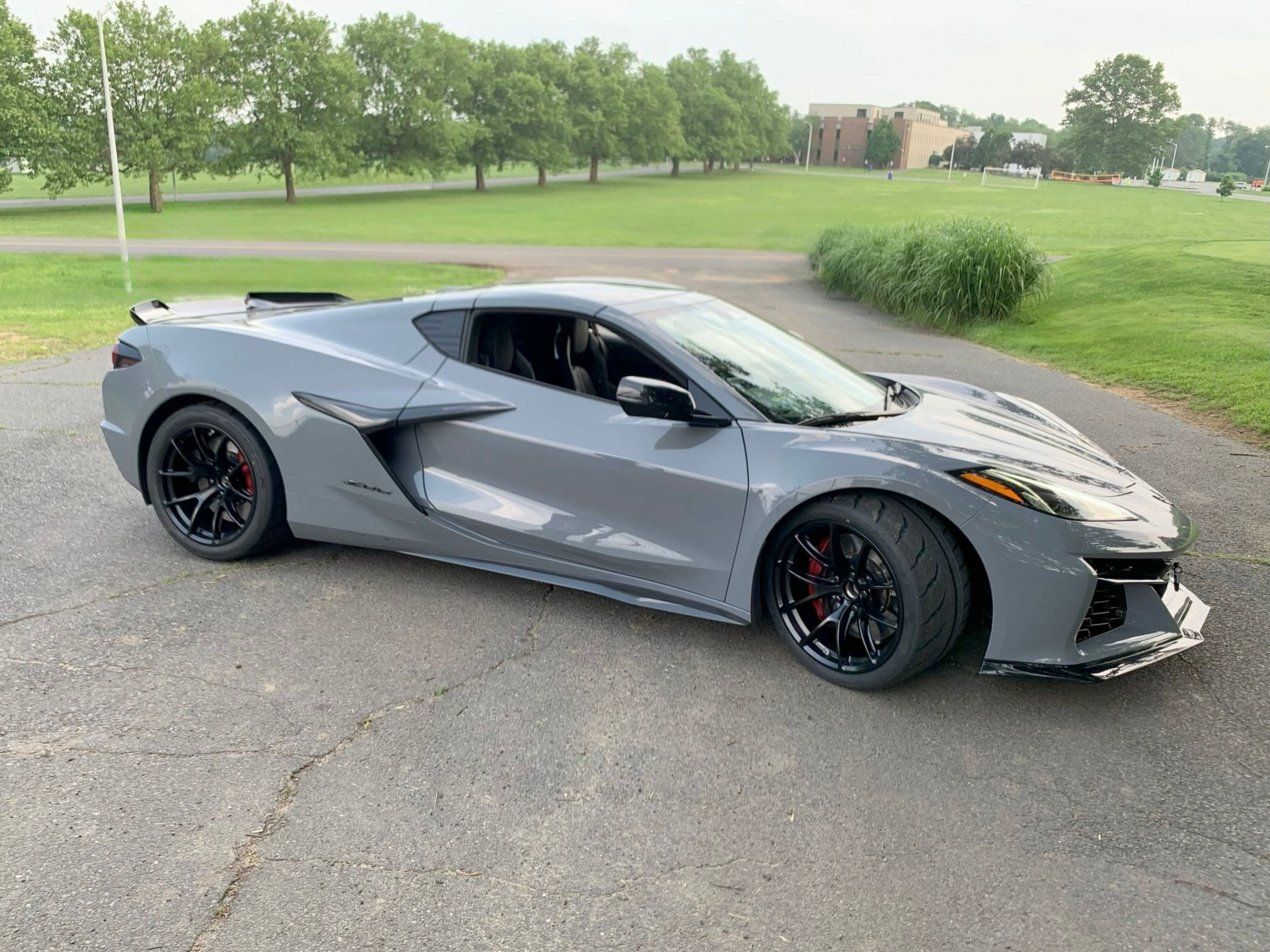 Grey Chevrolet C8 Corvette Z06 with 19" VS-5RE Apex wheels in Satin Black