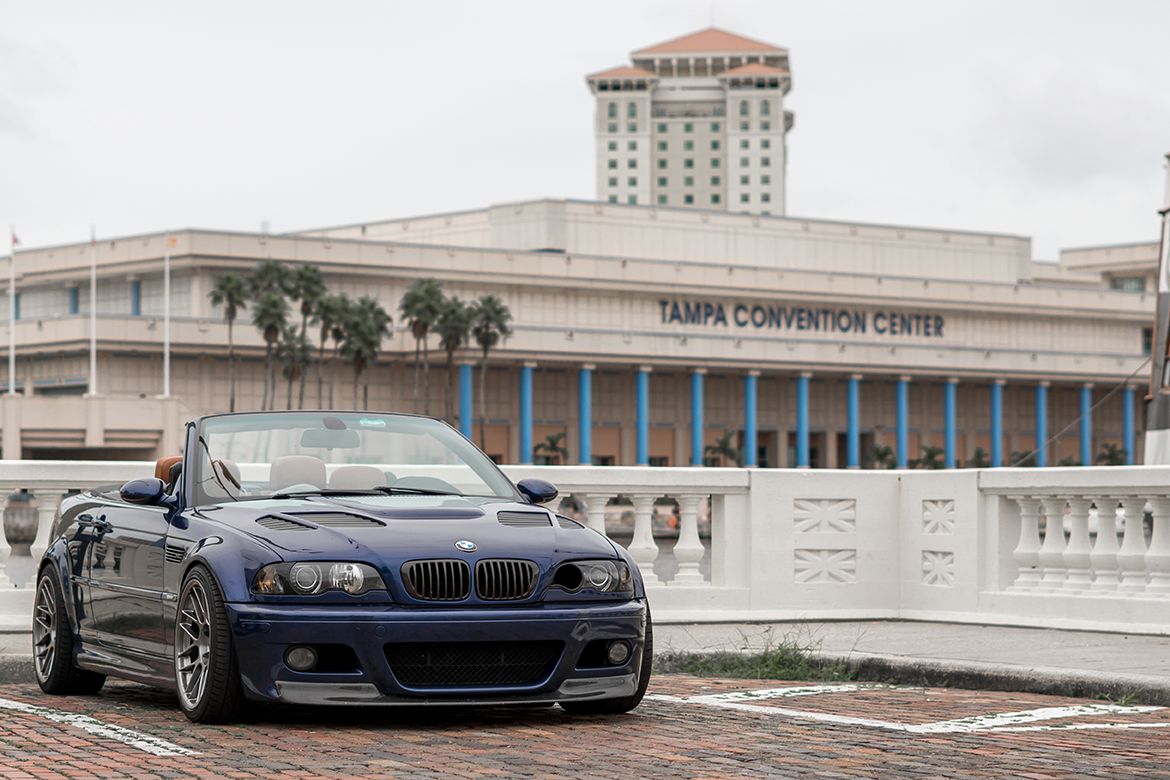 Blue BMW E46 M3 with 18" ARC-8 Apex wheels in Anthracite
