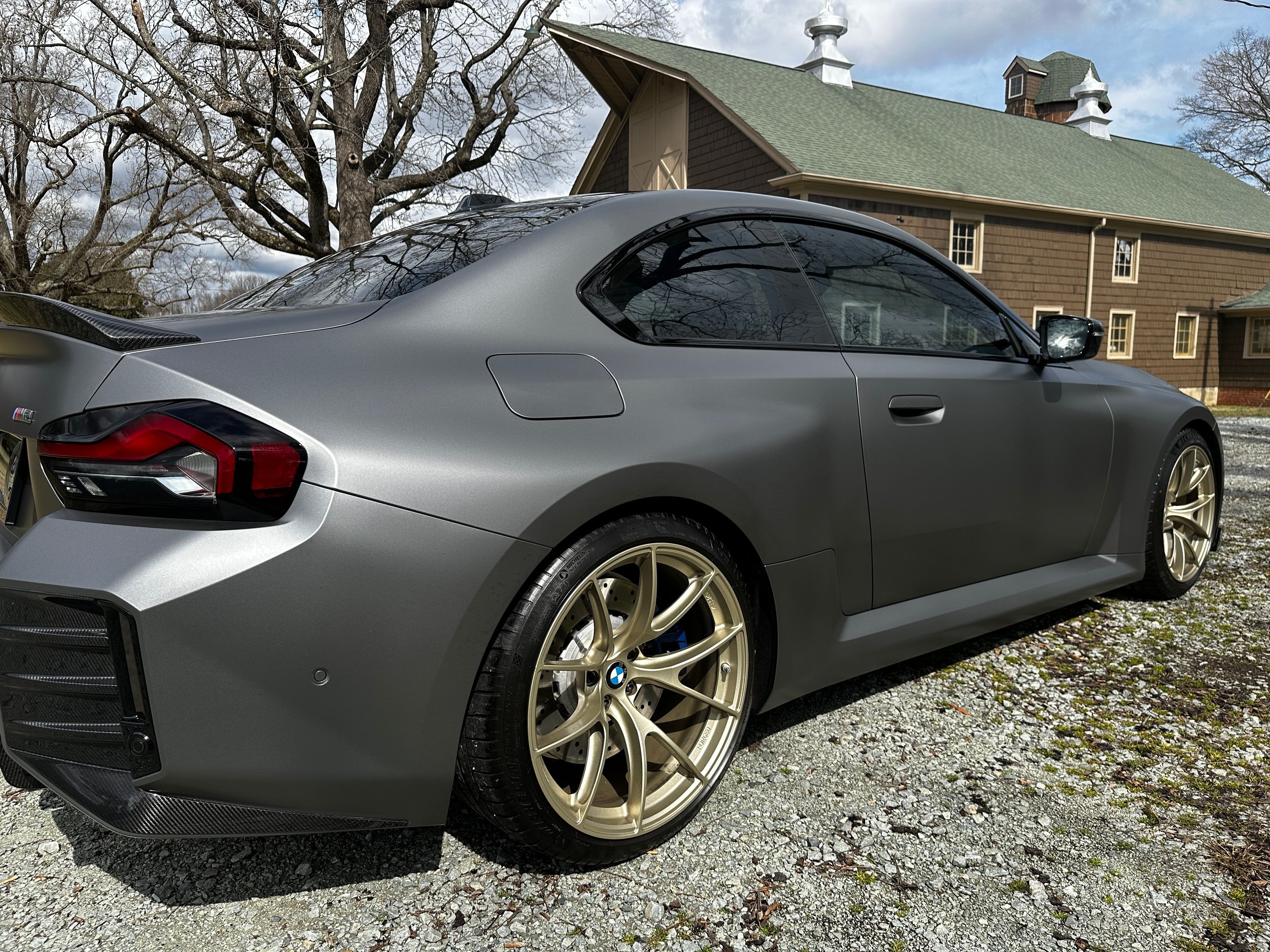 Grey BMW G87 M2 with 19"/20" VS-5RS Apex wheels in Motorsport Gold