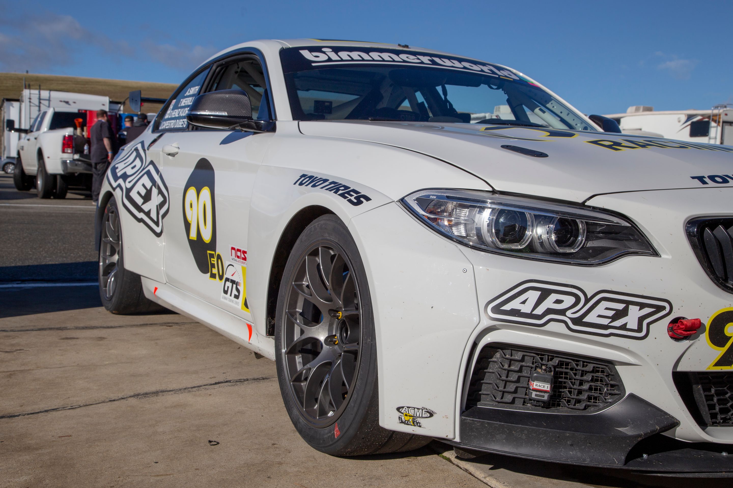 White BMW F22 Coupe 2 Series with 18" EC-7 Apex wheels in Anthracite