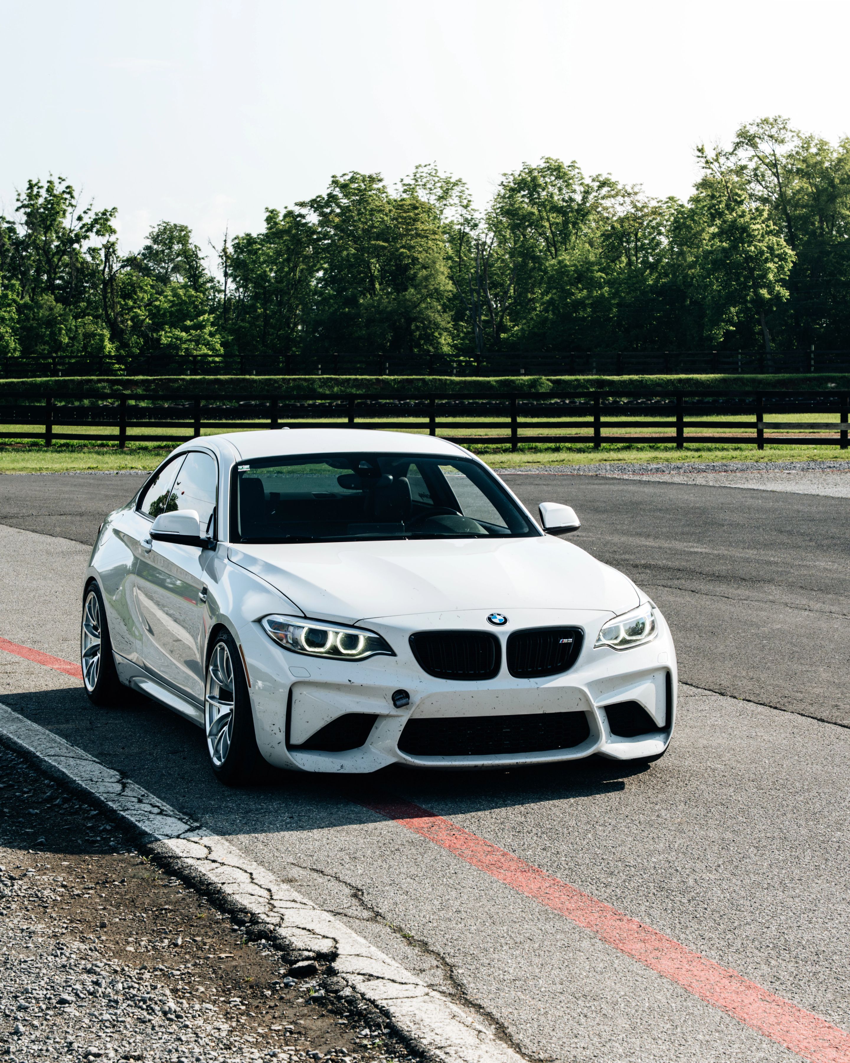 White BMW F87 M2 with 18" VS-5RE Apex wheels in Anthracite