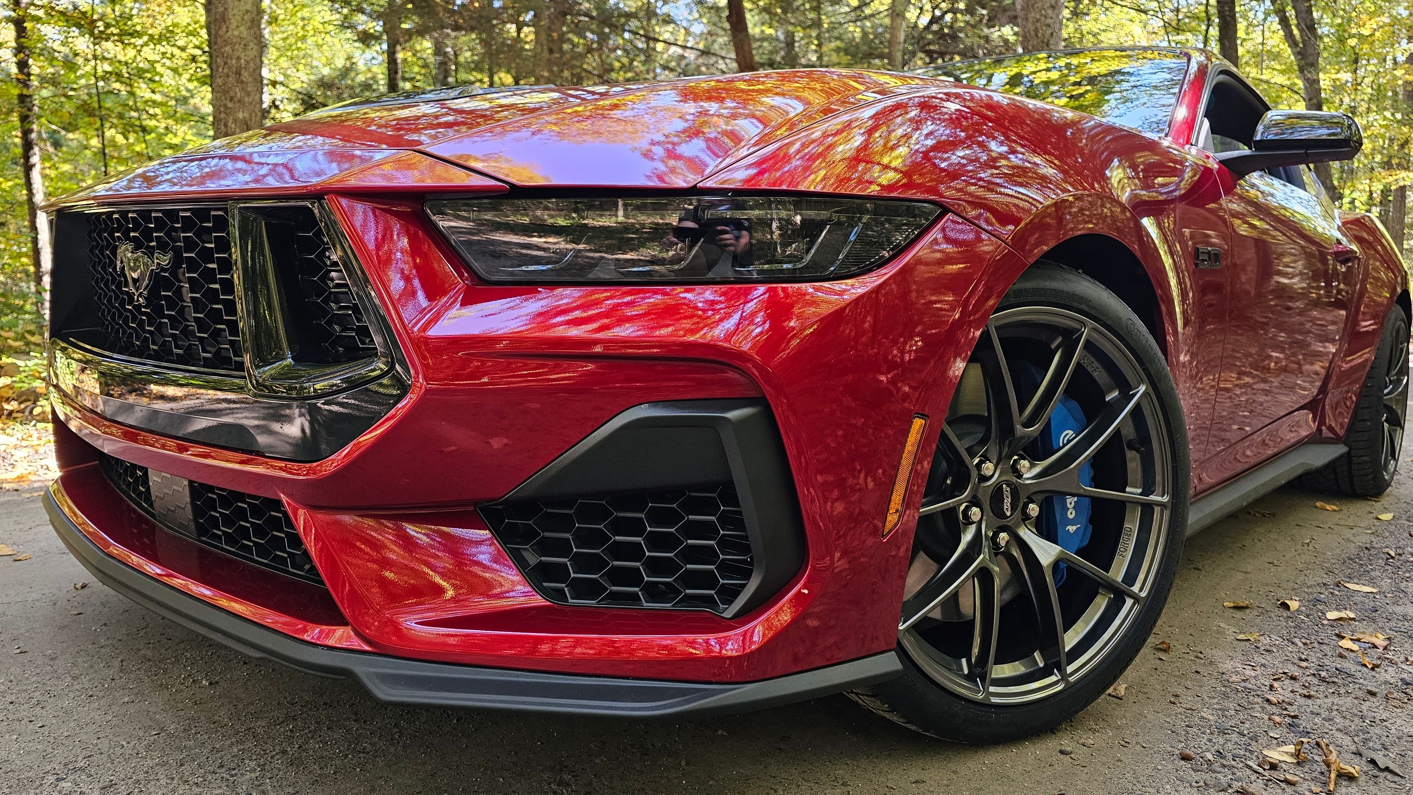 Red Ford S650 Mustang GT with 20" VS-5RS Apex wheels in Anthracite