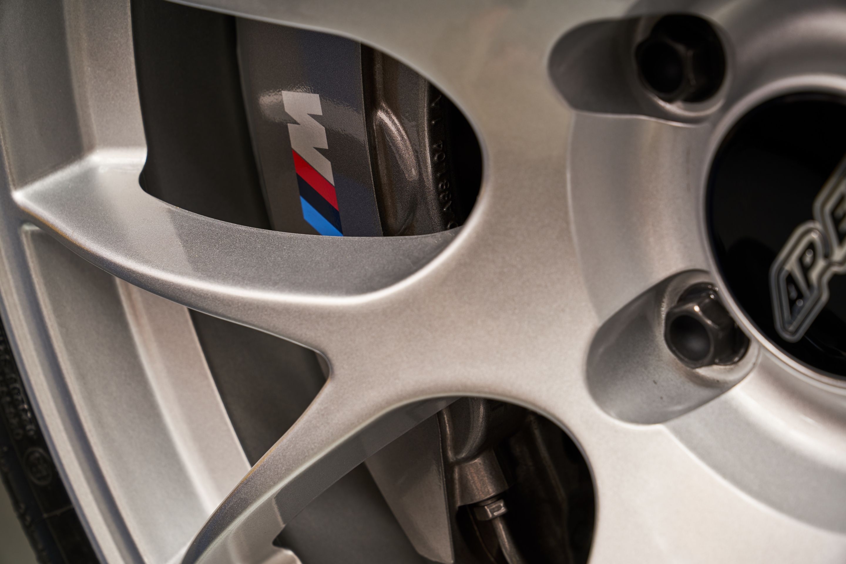 Blue BMW F87 M2 with 19" EC-7 Apex wheels in Race Silver