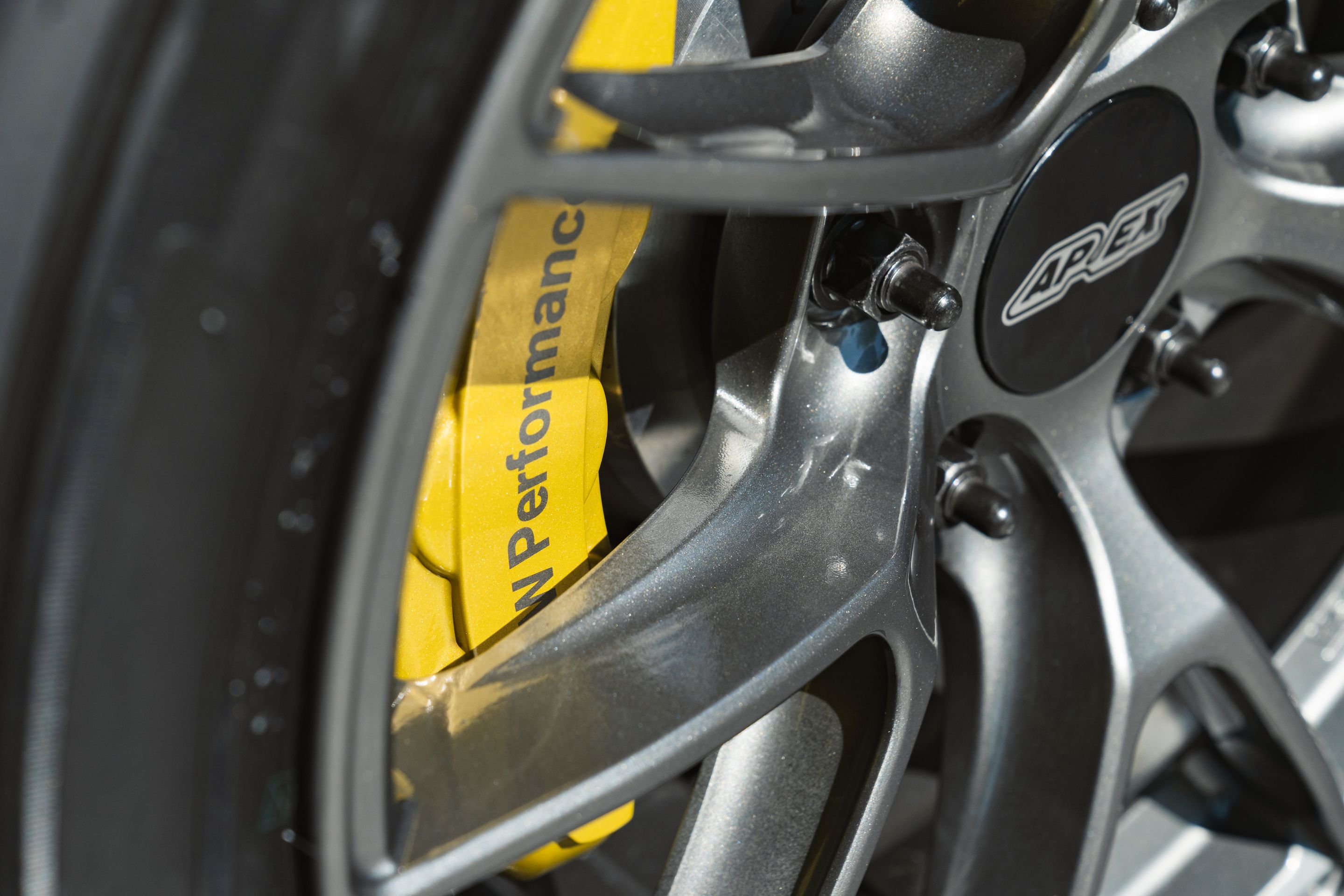 Blue BMW E82 Coupe 1 Series with 17" VS-5RS Apex wheels in Anthracite