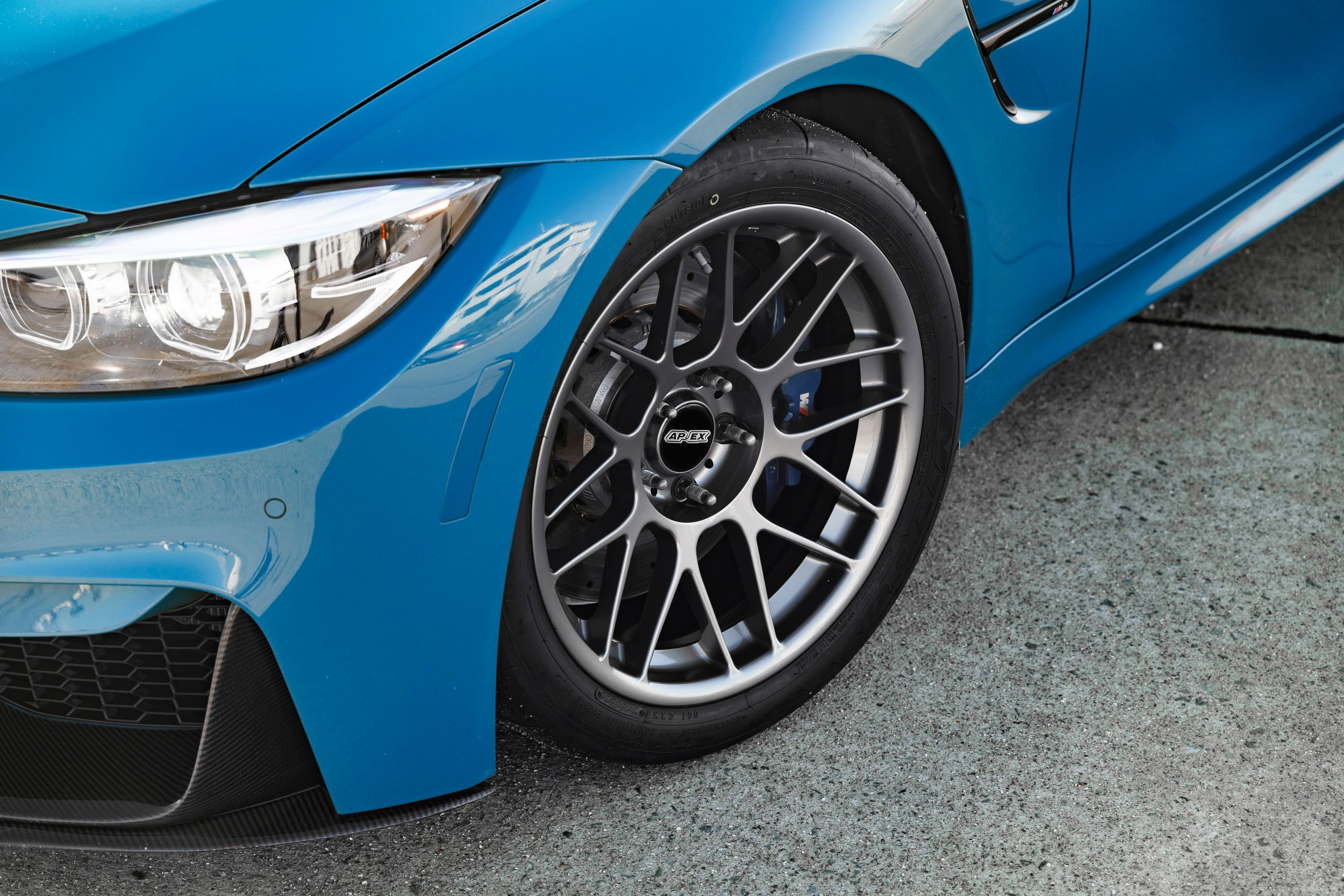 Blue BMW F82 Coupe M4 with 18" ARC-8 Apex wheels in Anthracite