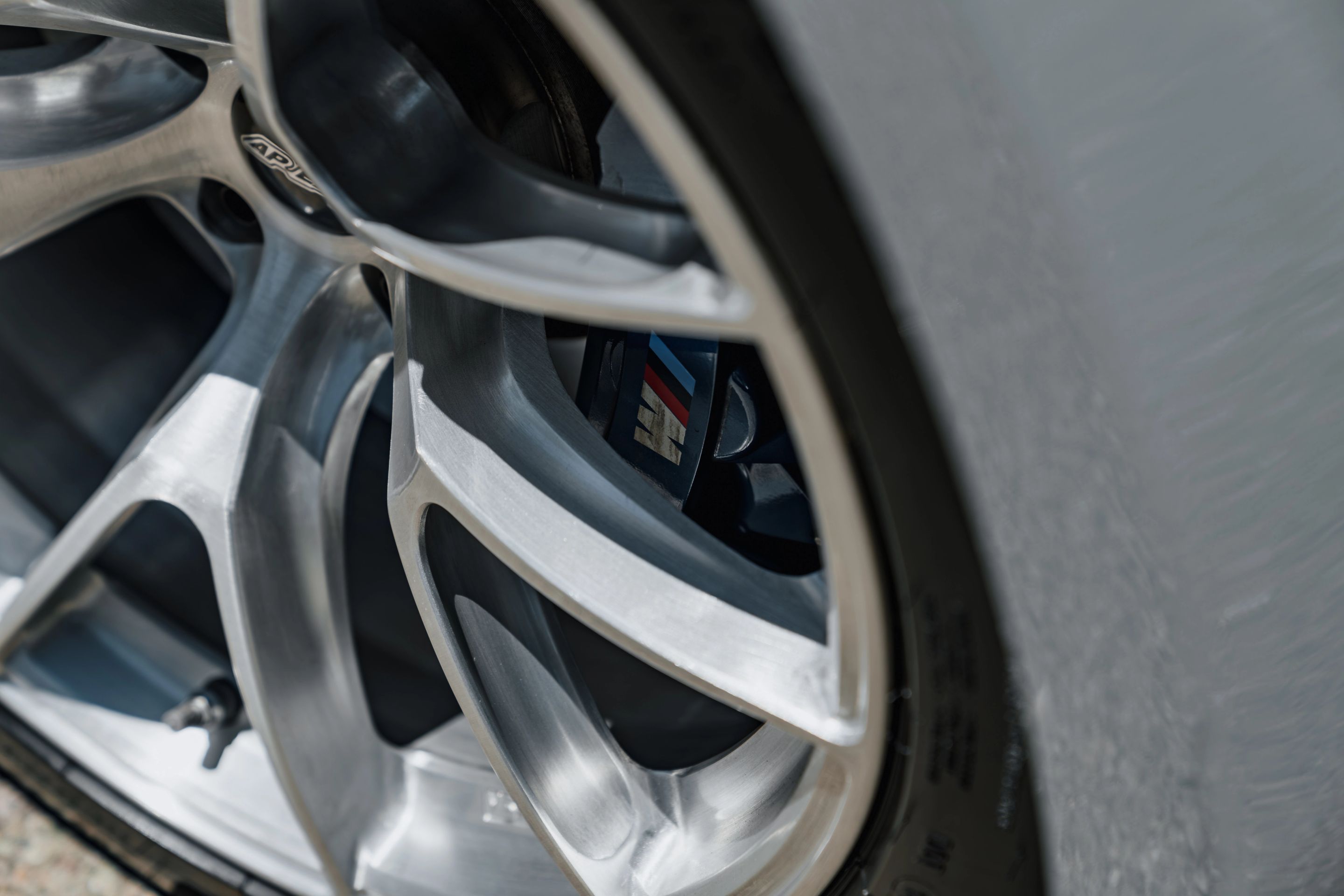 Grey BMW G87 M2 with 19"/20" VS-5RS Apex wheels in Brushed Clear