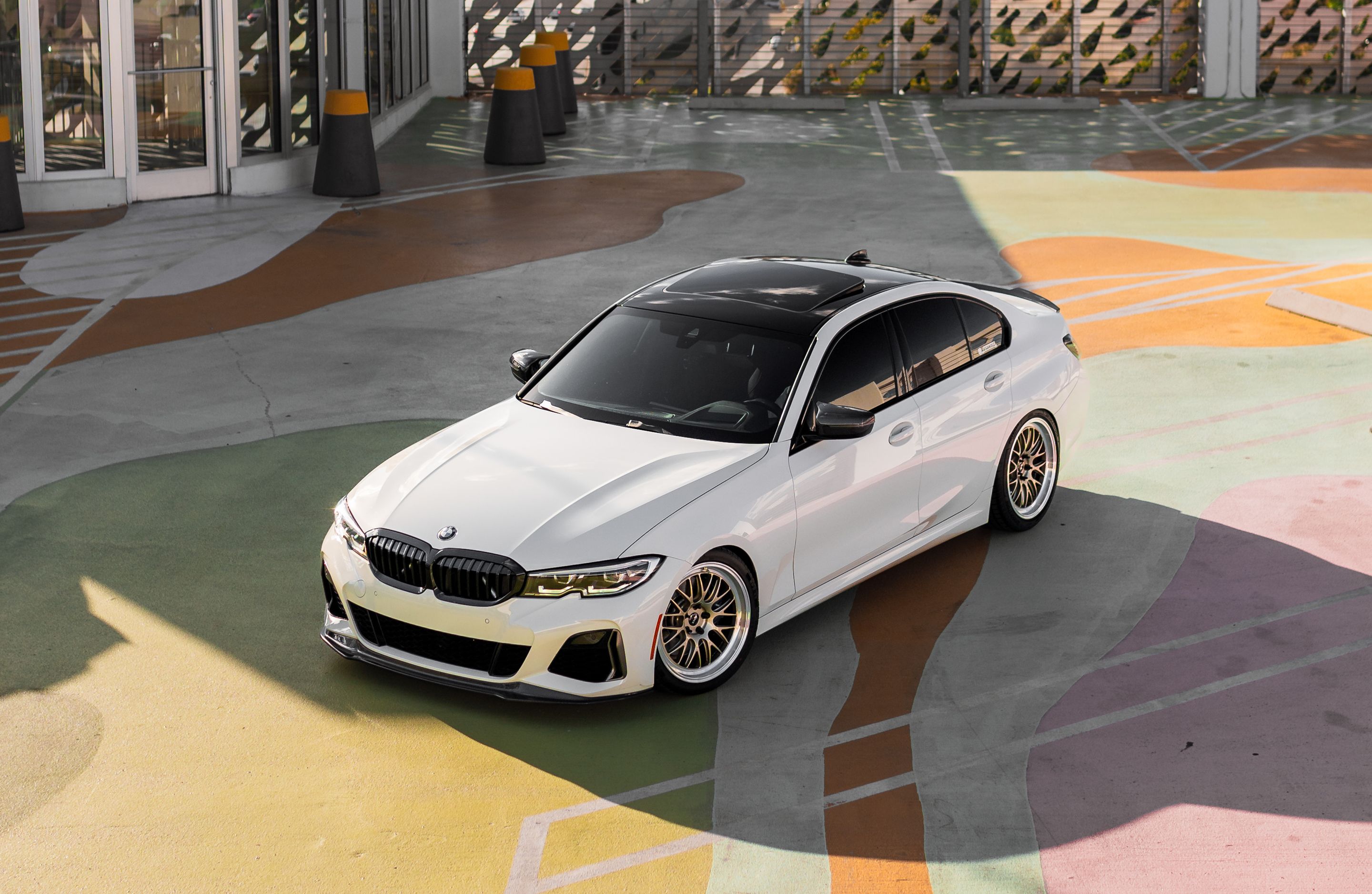 White BMW G20 Sedan 3 Series with 19" ML-10RT Apex wheels in Machined Lip Gloss Motorsport Gold