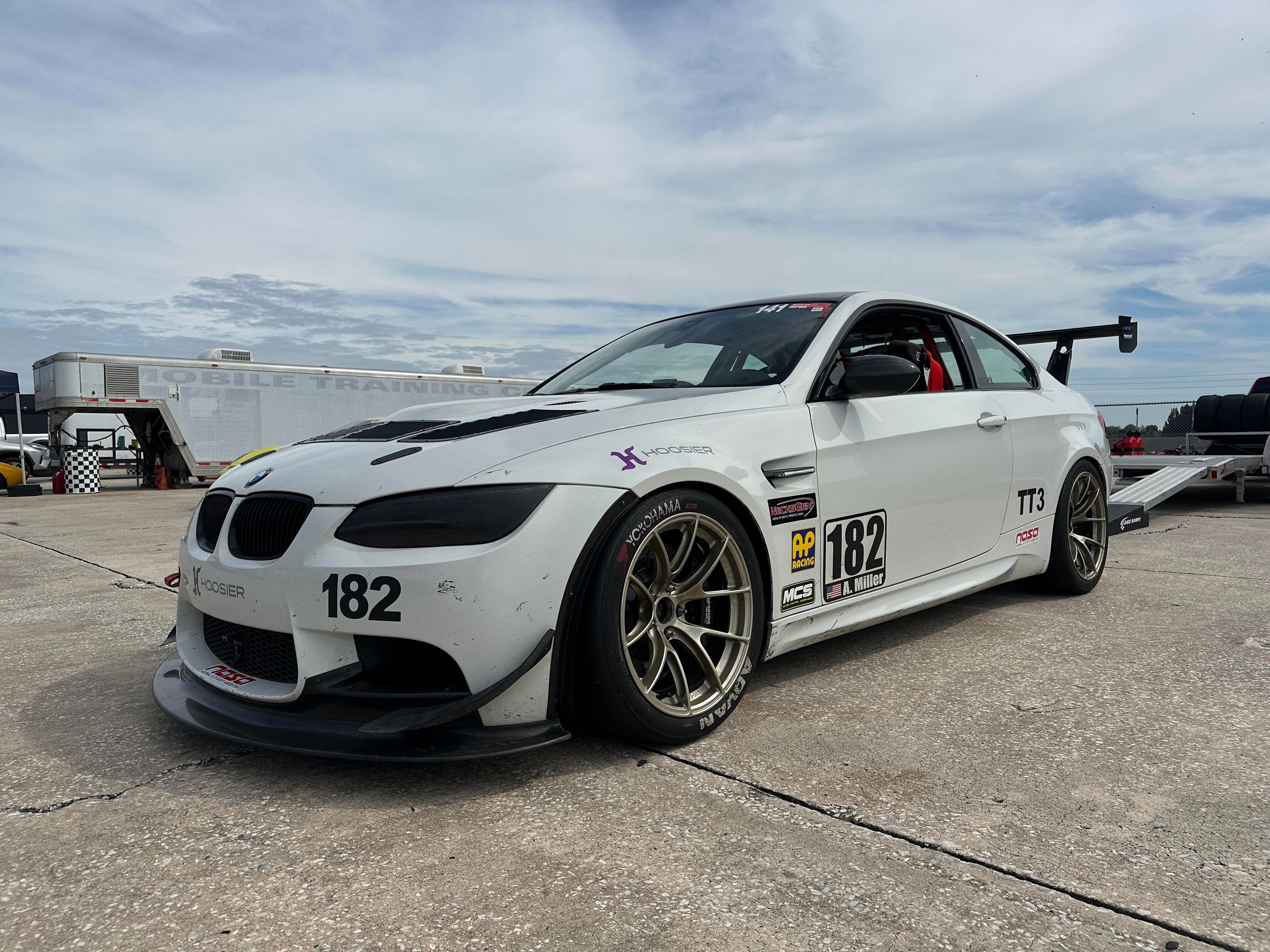 White BMW E92 Coupe M3 with 18" VS-5RS Apex wheels in Motorsport Gold