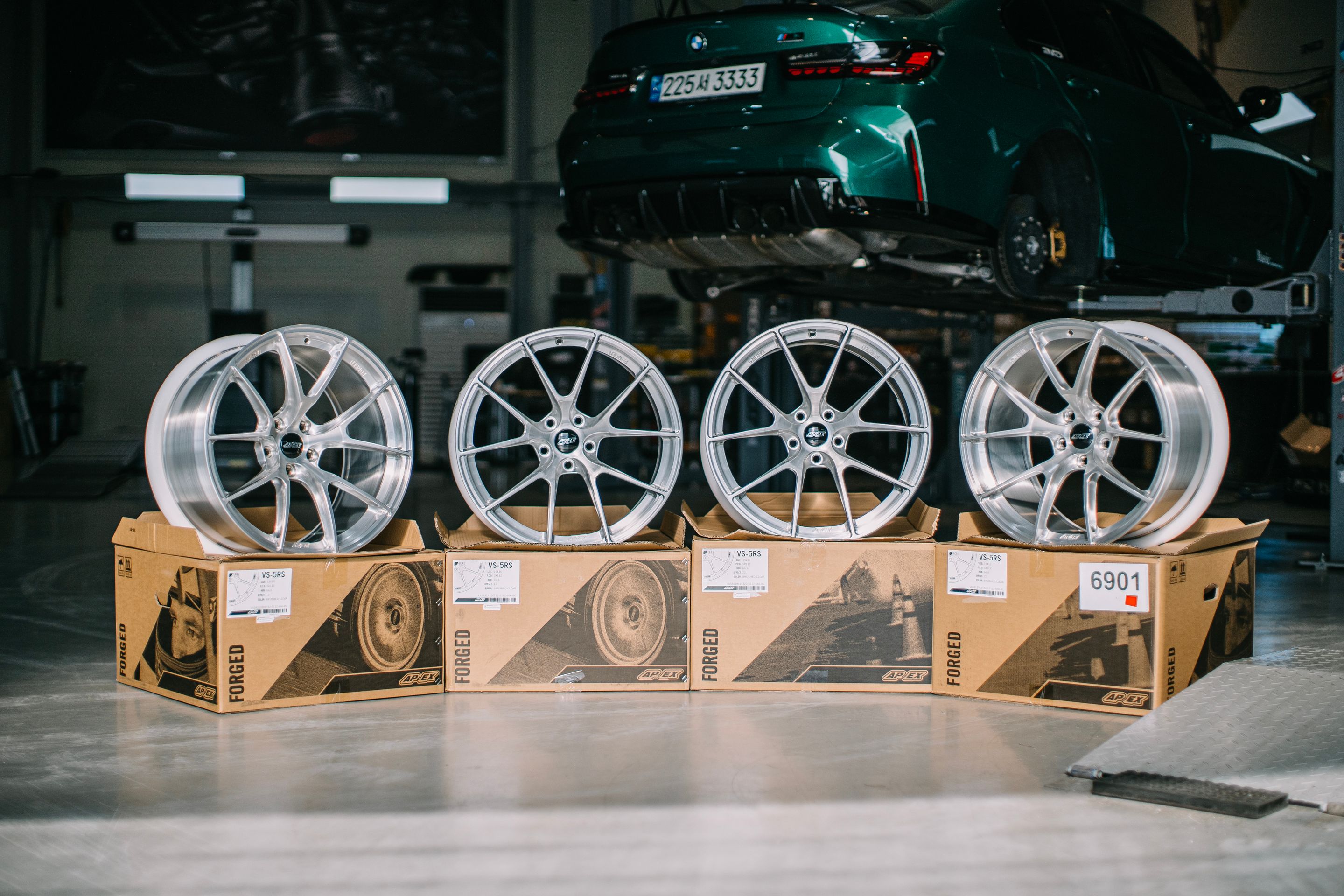 Green BMW G80 M3 with 19" VS-5RS Apex wheels in Brushed Clear