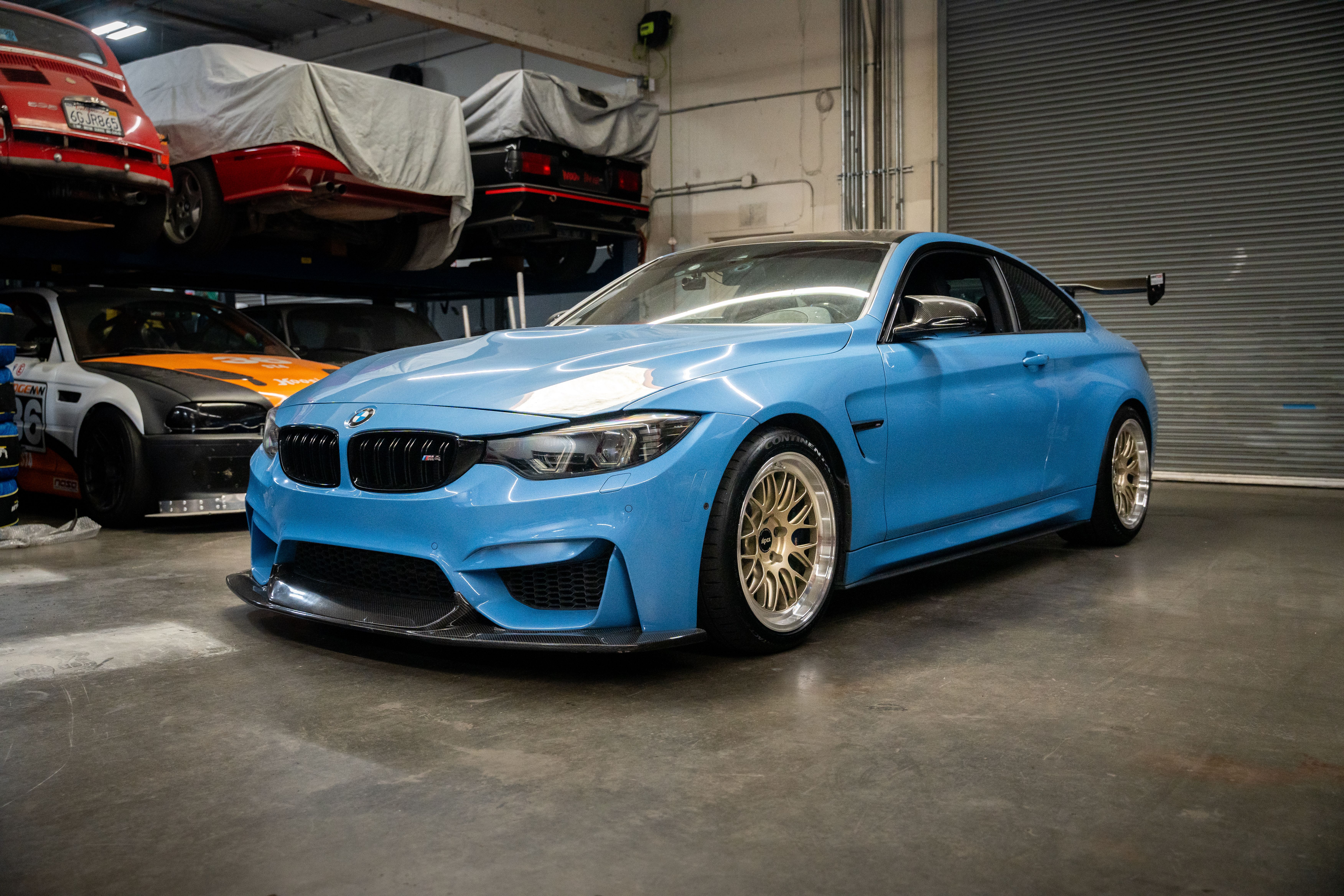 Blue BMW M4 - ML-10RT in Machined Lip Gloss Motorsport Gold