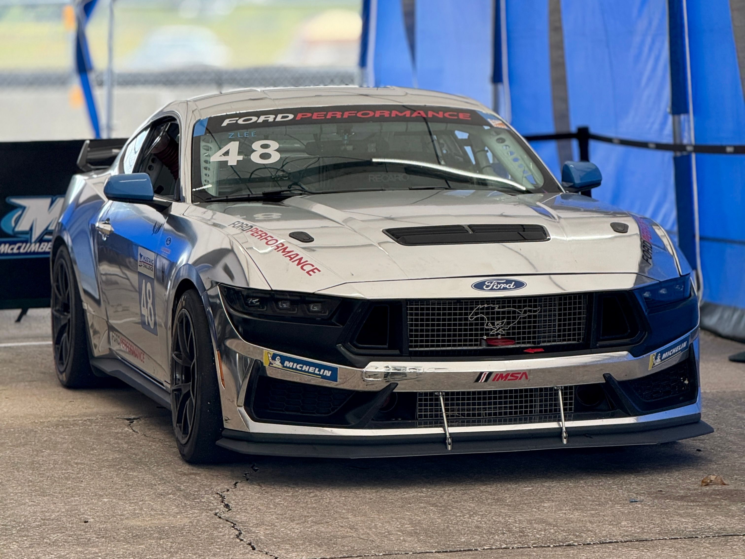 Silver Ford Mustang - VS-5RE in Anthracite