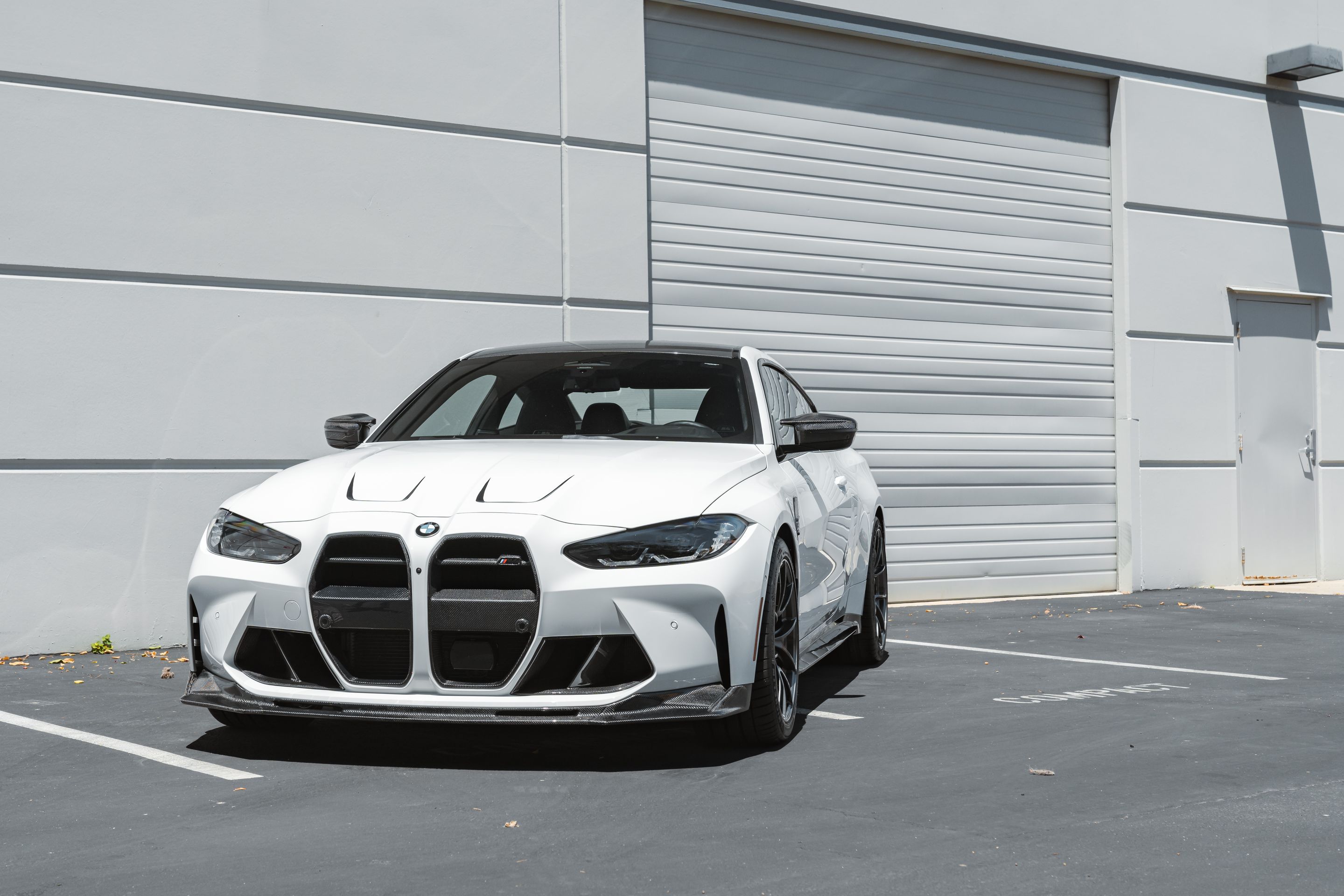 White BMW G82 Coupe M4 with 19"/20" VS-5RS Apex wheels in Anthracite
