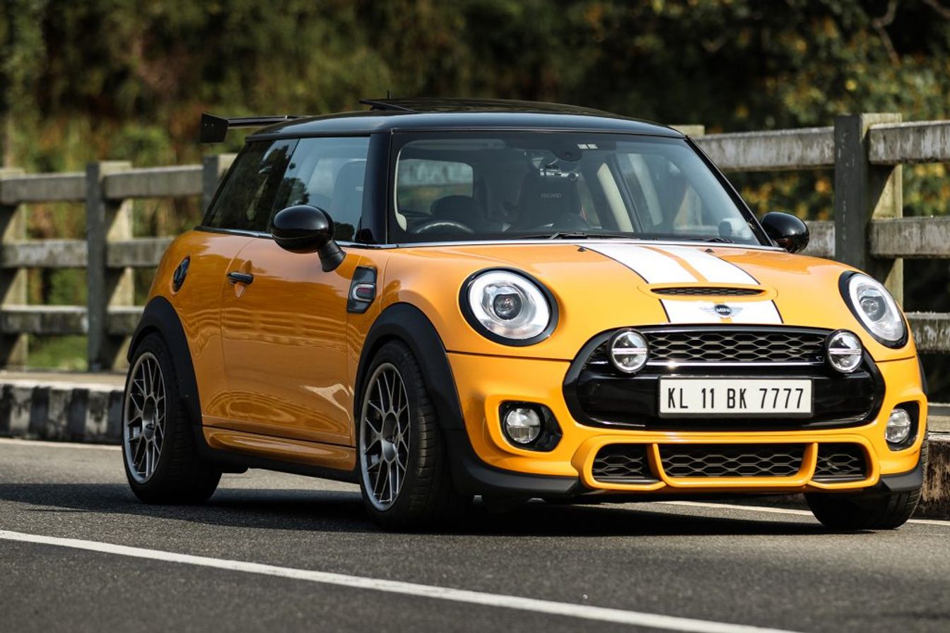 More Flare Than Your Average Mini: F56 Cooper S Featuring ARC-8 Wheels