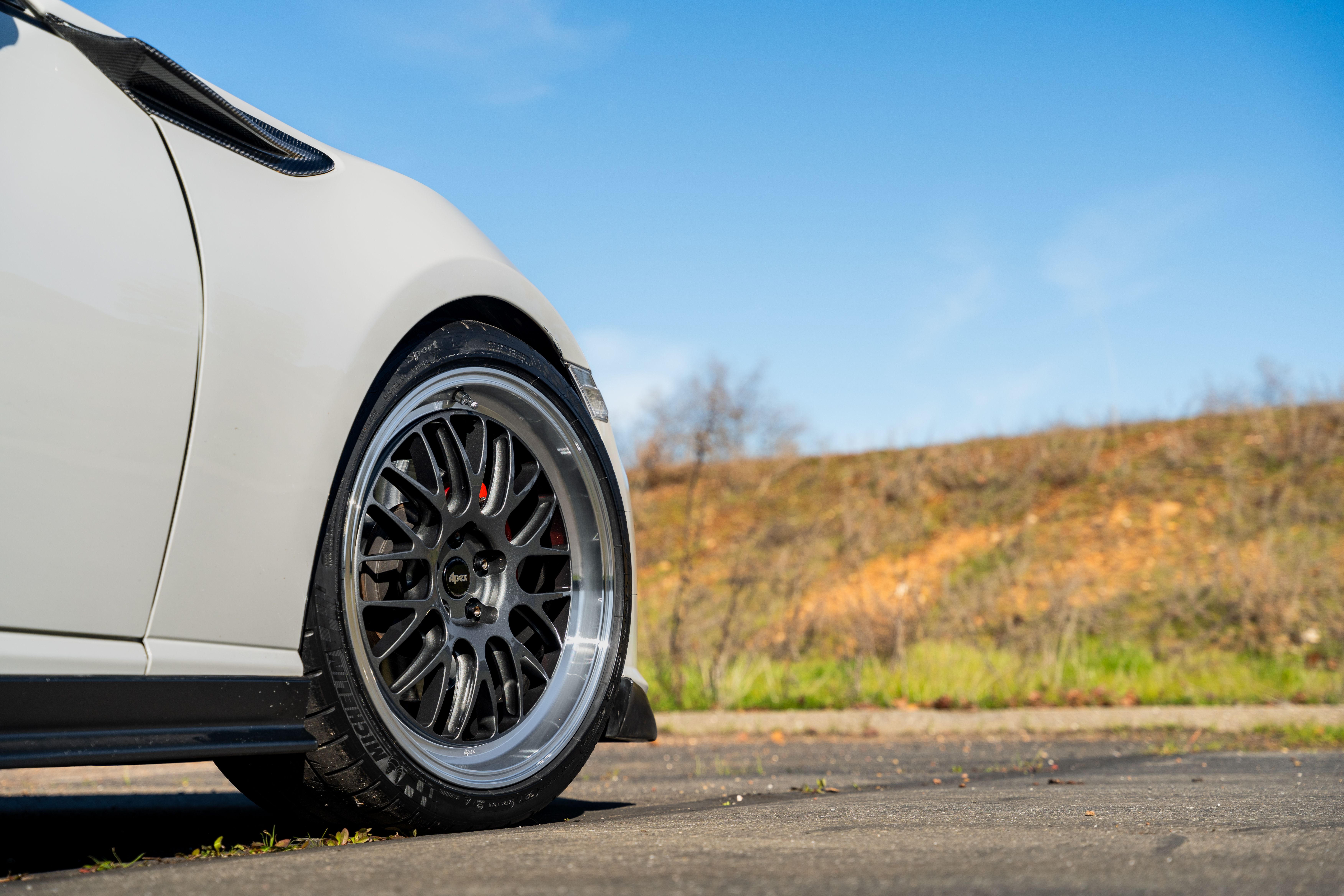 BRZページ BRZ（スバル）tS（2013年8月）｜カタログから中古車を探す