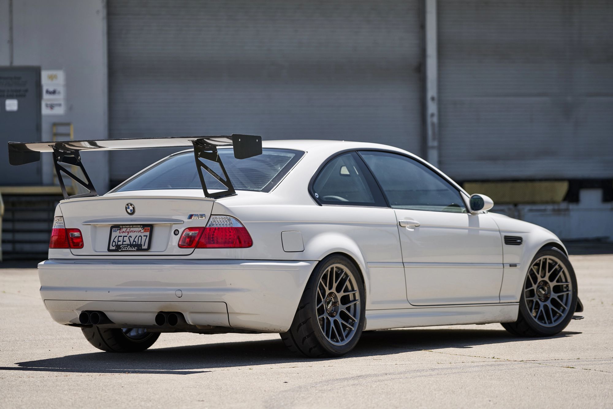 White BMW E46 M3 with 18" ARC-8R Apex wheels in Anthracite