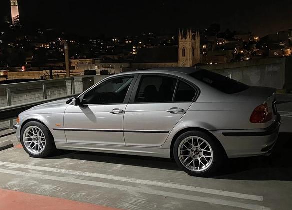 BMW E46 3 Series with 17" ARC-8 in Hyper Silver