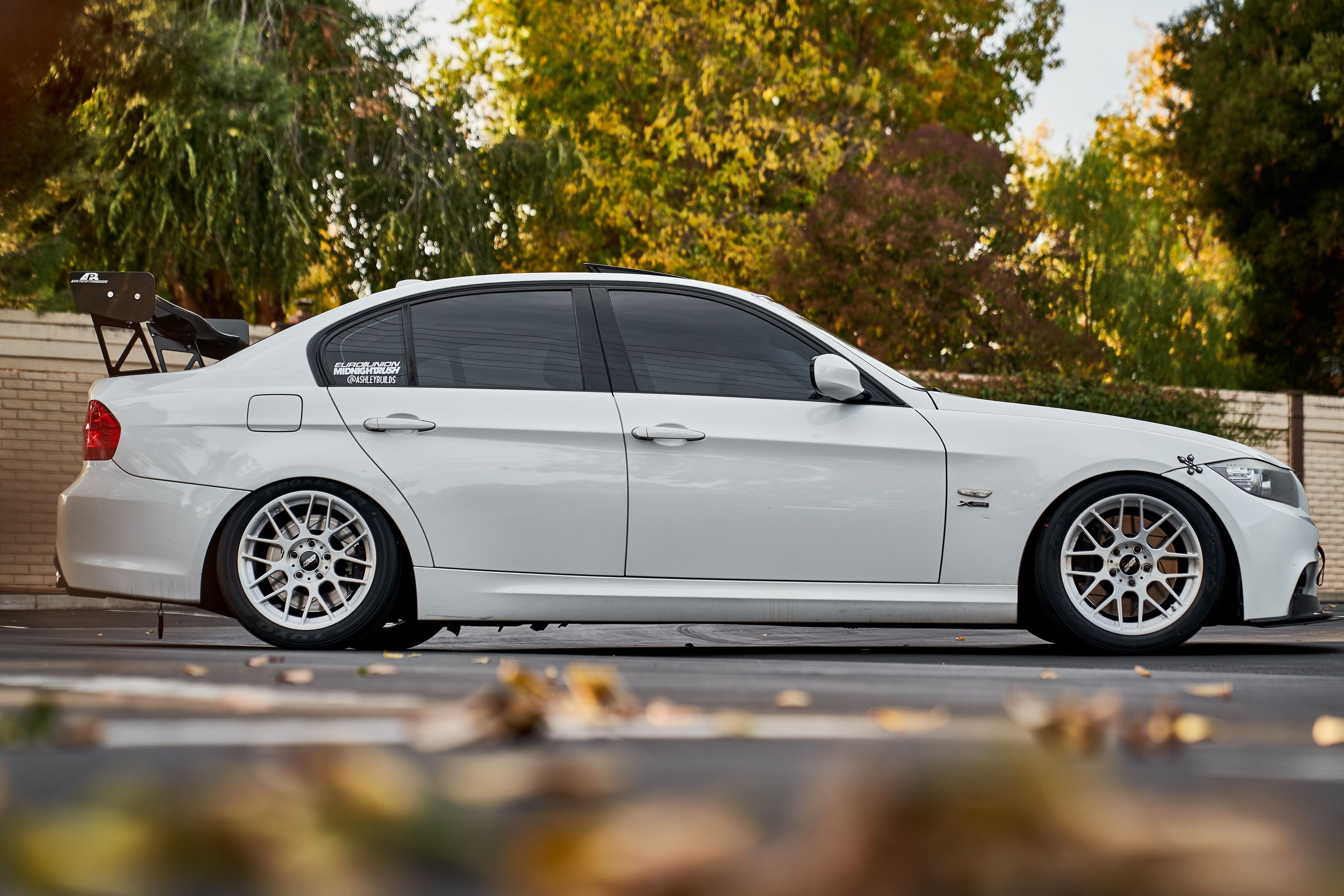 White BMW E90 LCI Sedan 3 Series with 17" ARC-8R Apex wheels in Brushed Clear