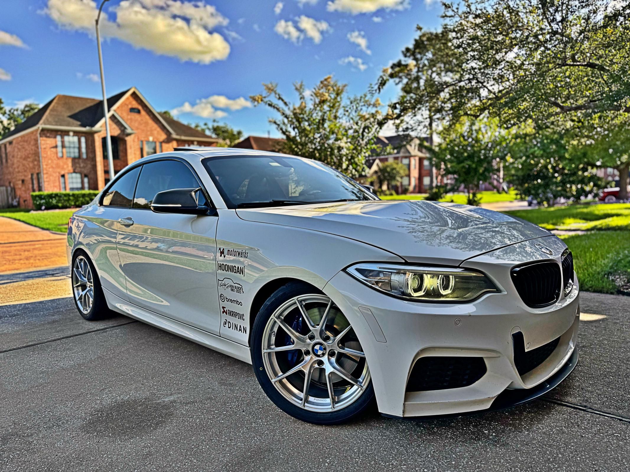White BMW F22 Coupe 2 Series with 18" VS-5RS Apex wheels in Brushed Clear
