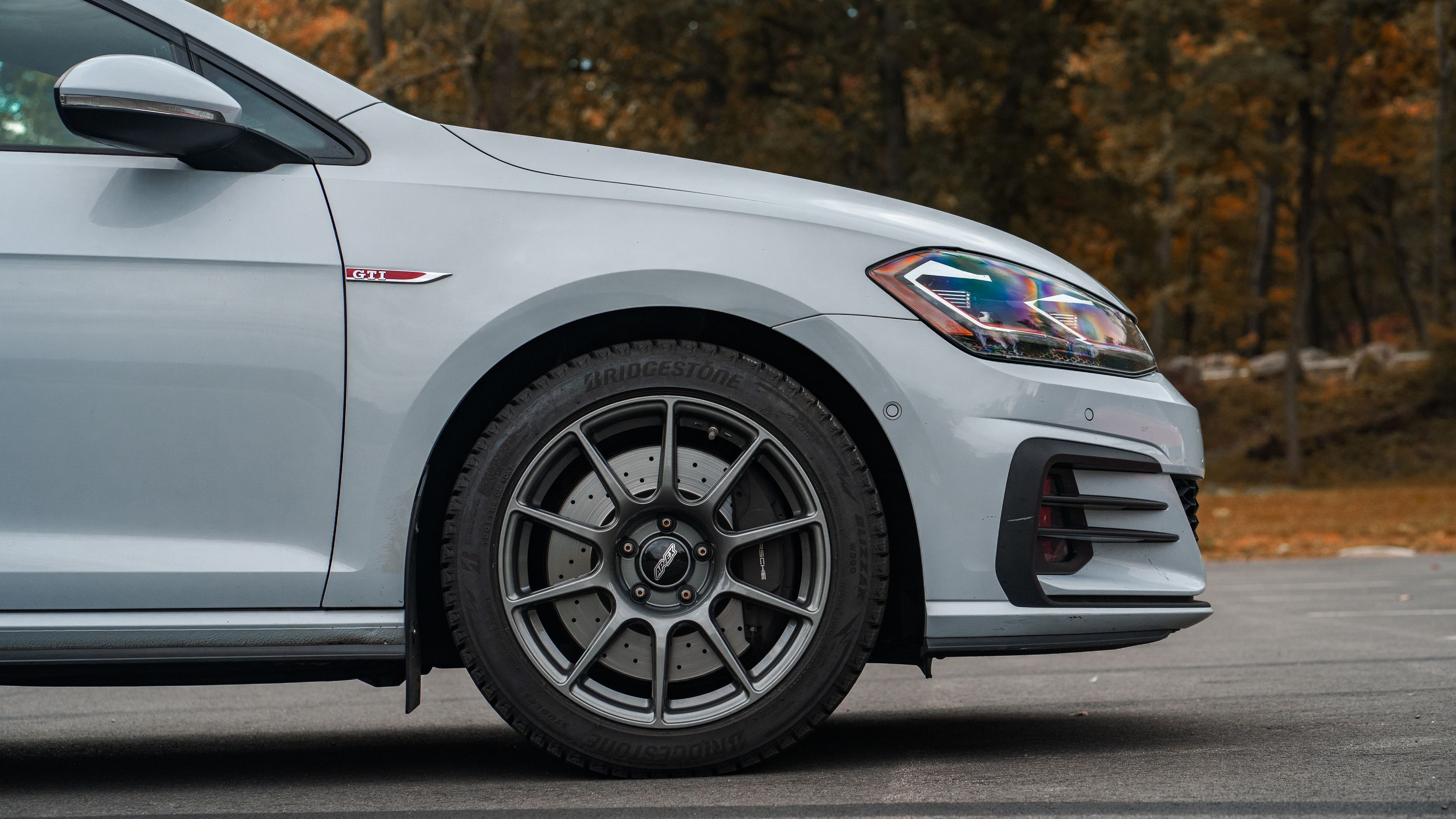 Grey VW MK7 GTI with 17" SM-10 Apex wheels in Anthracite