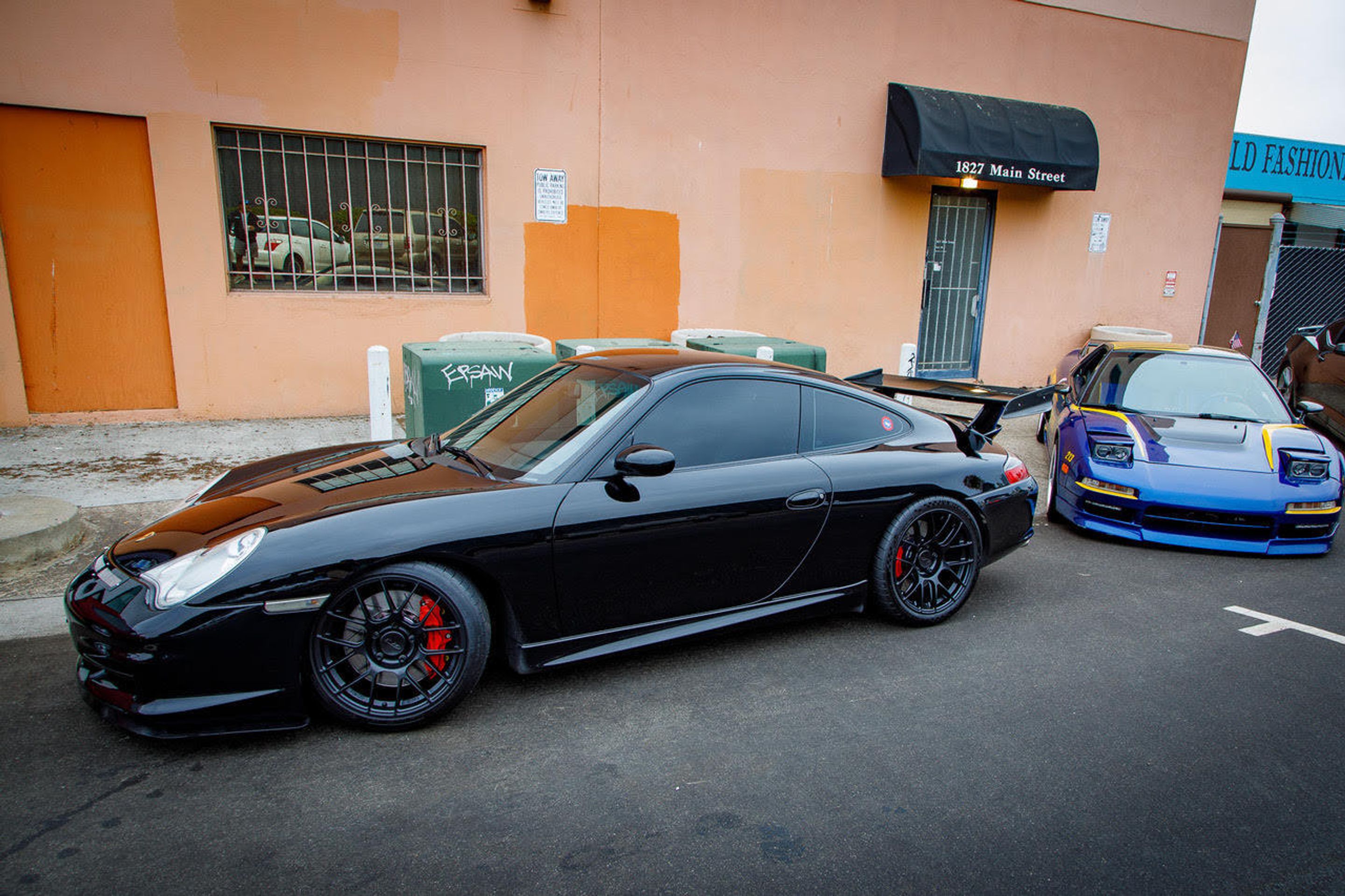 Black Porsche 911 996 GT3 with 18" EC-7RS Apex wheels in Satin Black