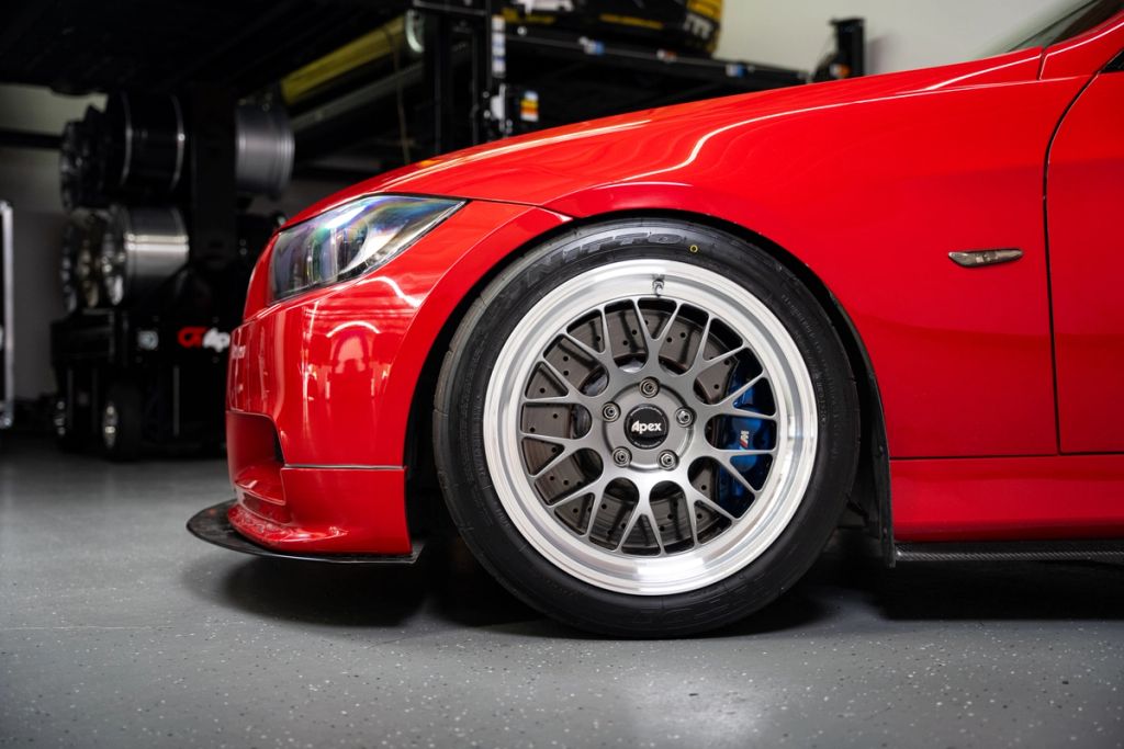 BMW E90 Sedan 3 Series with 18
