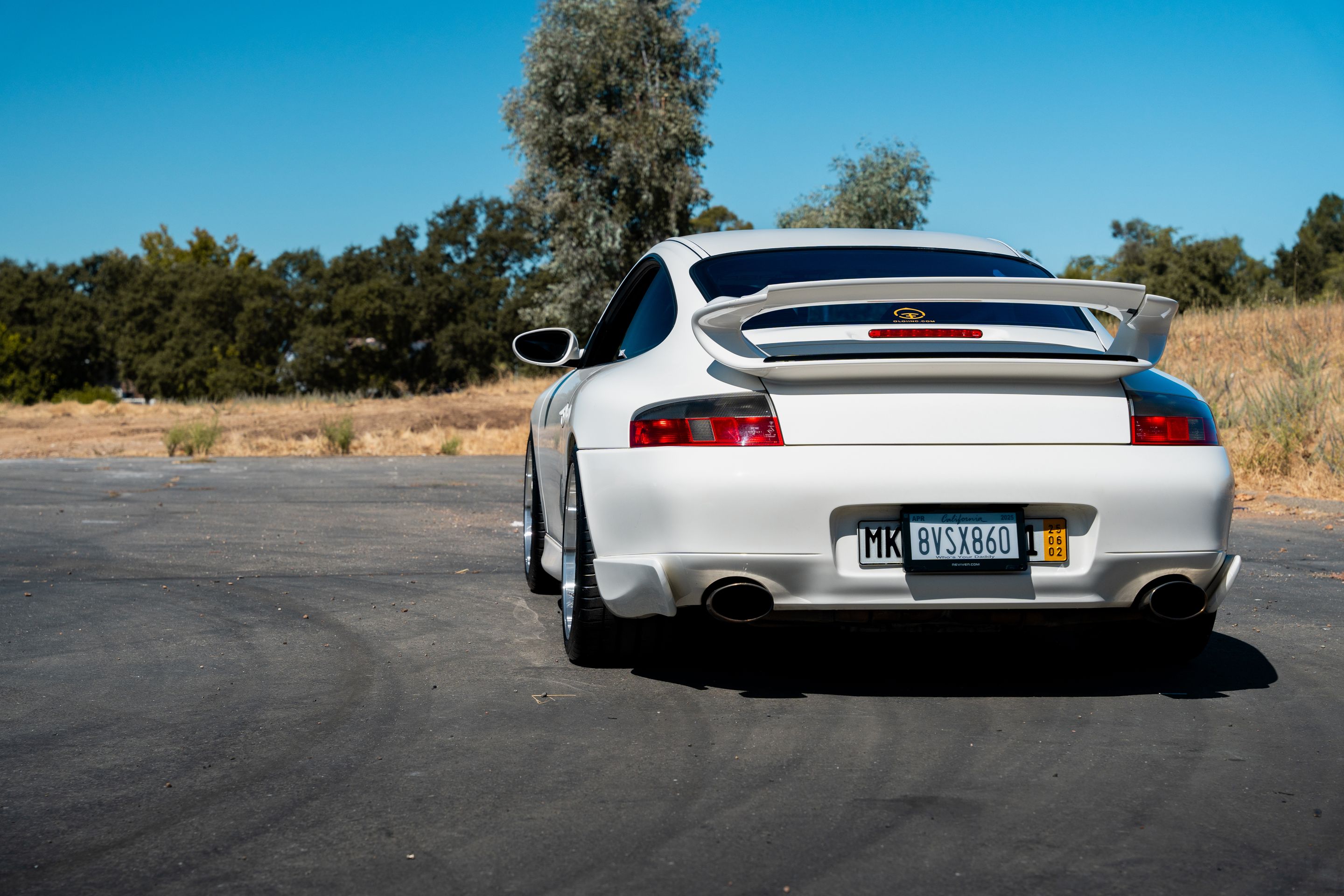 White Porsche 911 996 Carrera with 18" ML-10RT Apex wheels in Machined Lip Gloss Motorsport Gold