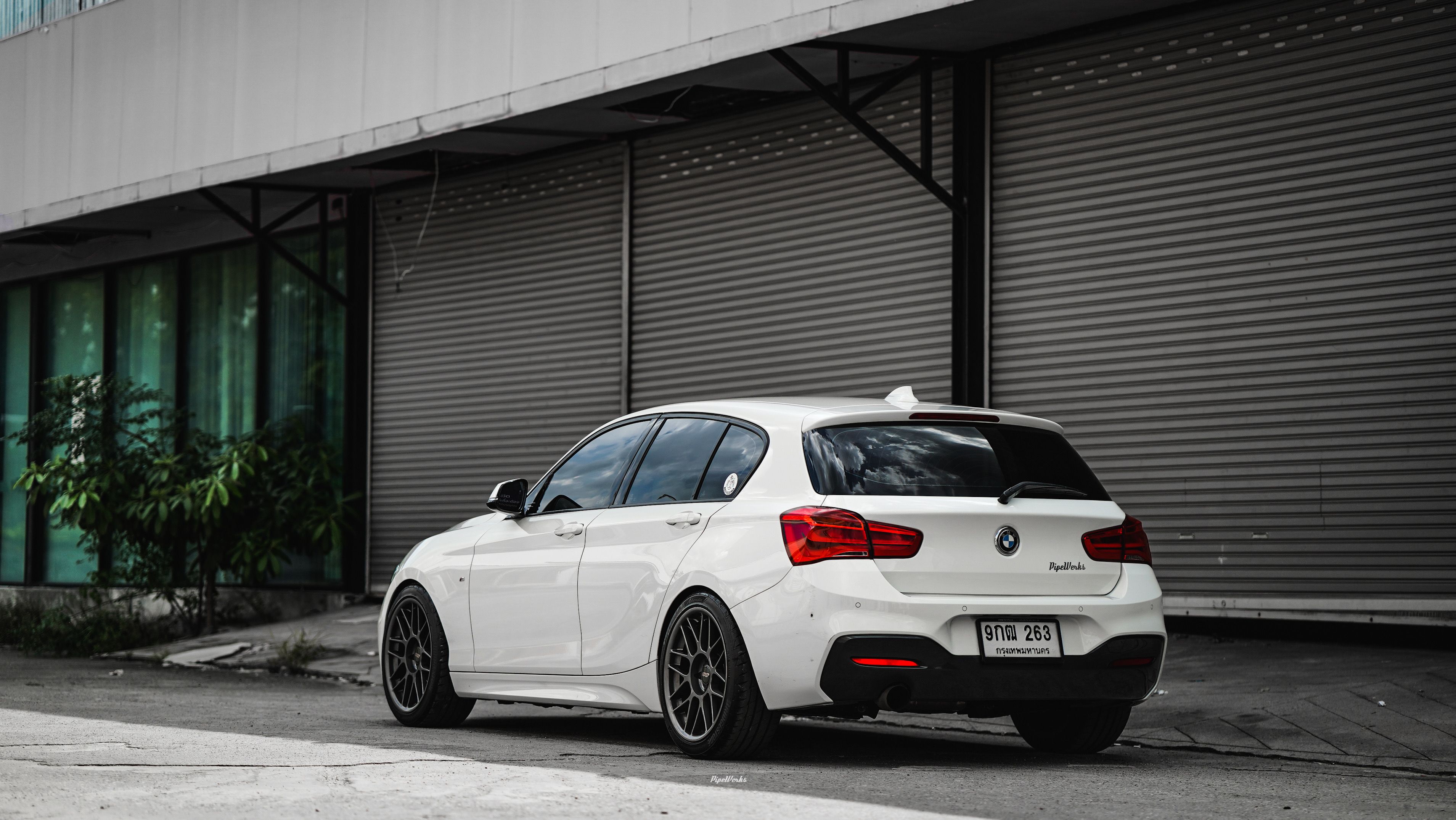 BMW 1シリーズ F20 ホイール BMW1シリーズ（F20）M140iの限定車エディションシャドー純正入庫です