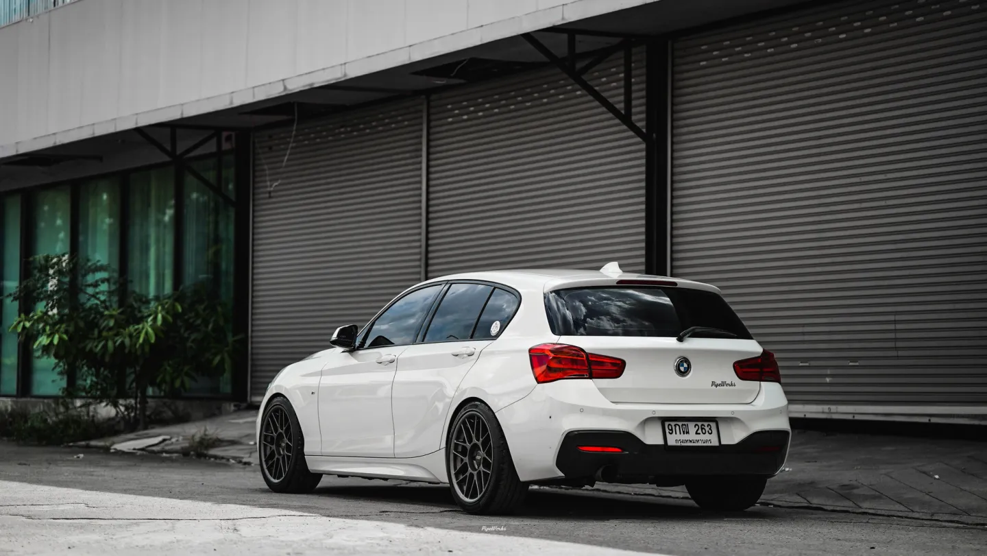 BMW F20 Hatchback 1 Series with 18