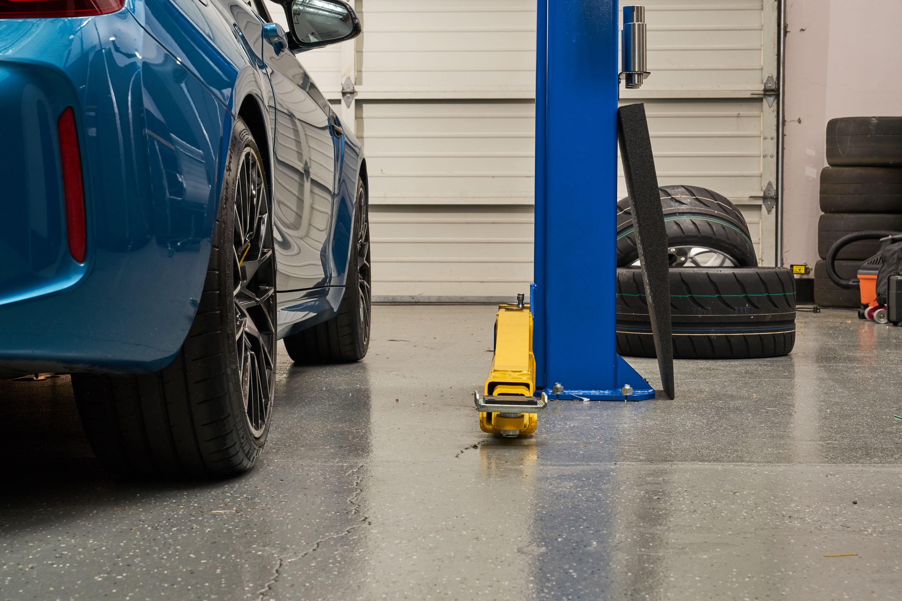 Blue BMW F87 M2 with 19" EC-7 Apex wheels in Race Silver
