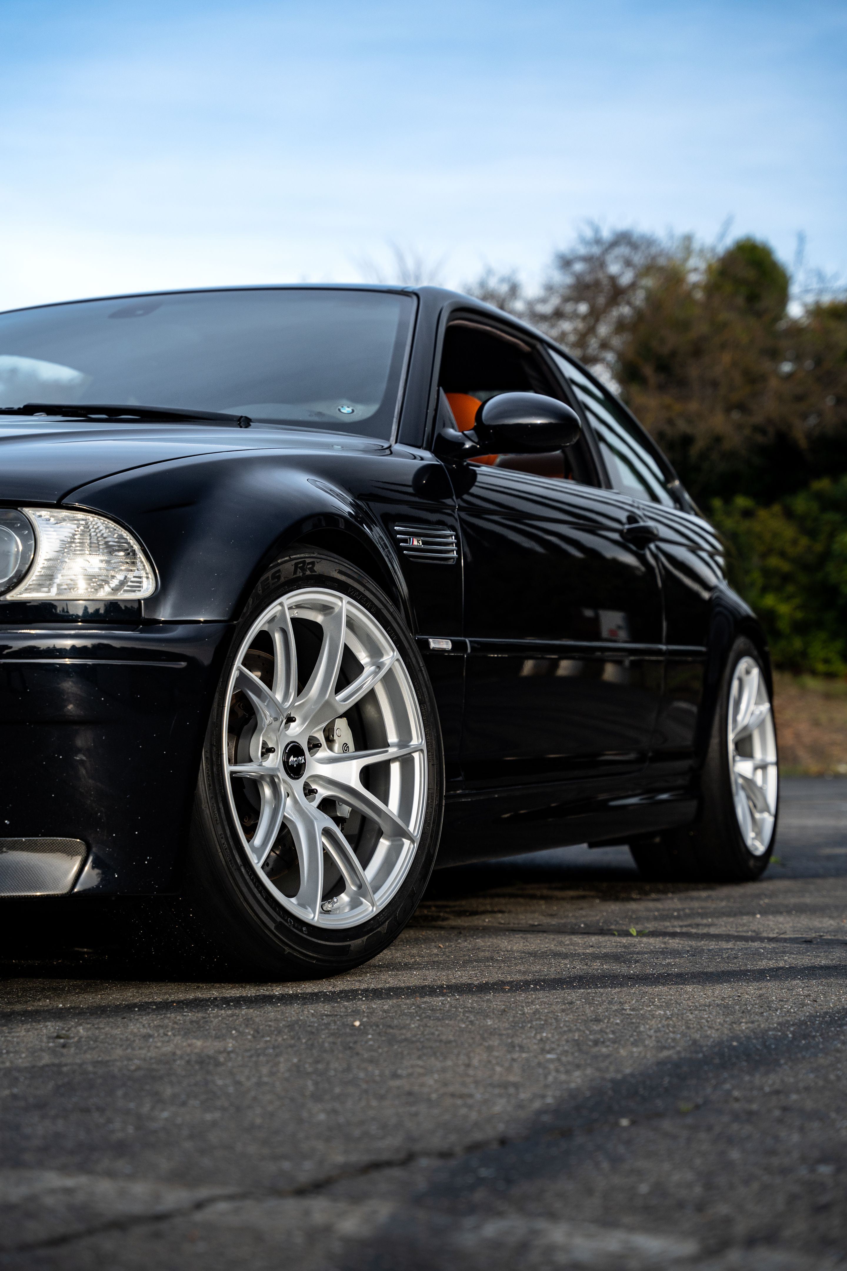 Black BMW E46 M3 with 18" VS-5 Apex wheels in Race Silver