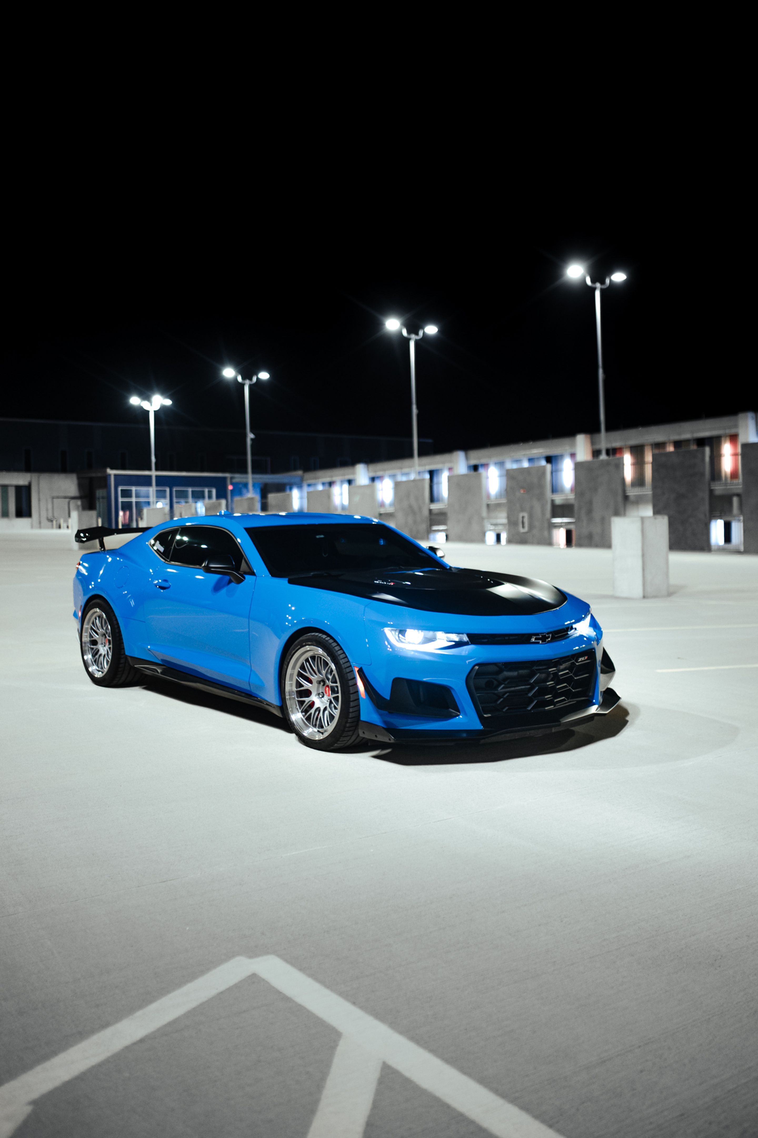 Blue Chevrolet 6th Gen Camaro ZL1 1LE with 19" ML-10RT Apex wheels in Machined Lip Race Silver