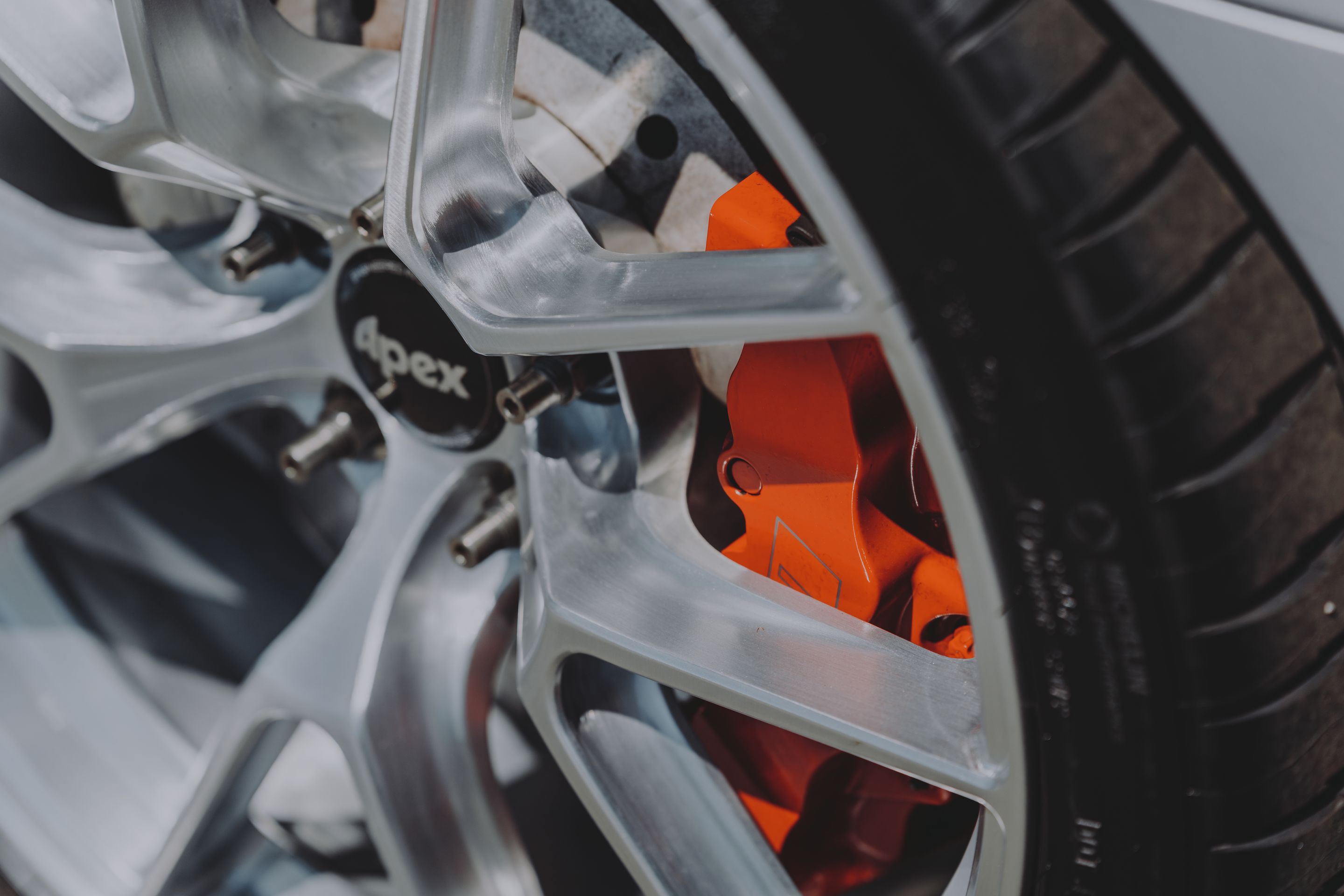 Silver Audi Gen 2 R8 with 19"/20" VS-5RS Apex wheels in Brushed Clear