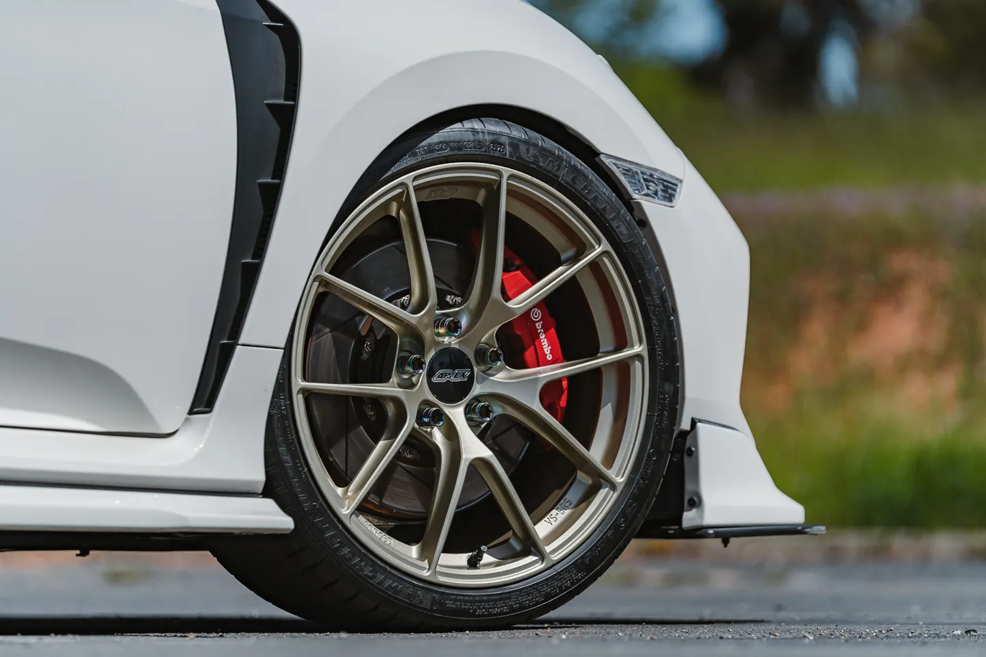White Type R Gold Rims Honda FK8 Civic Type-R with 19