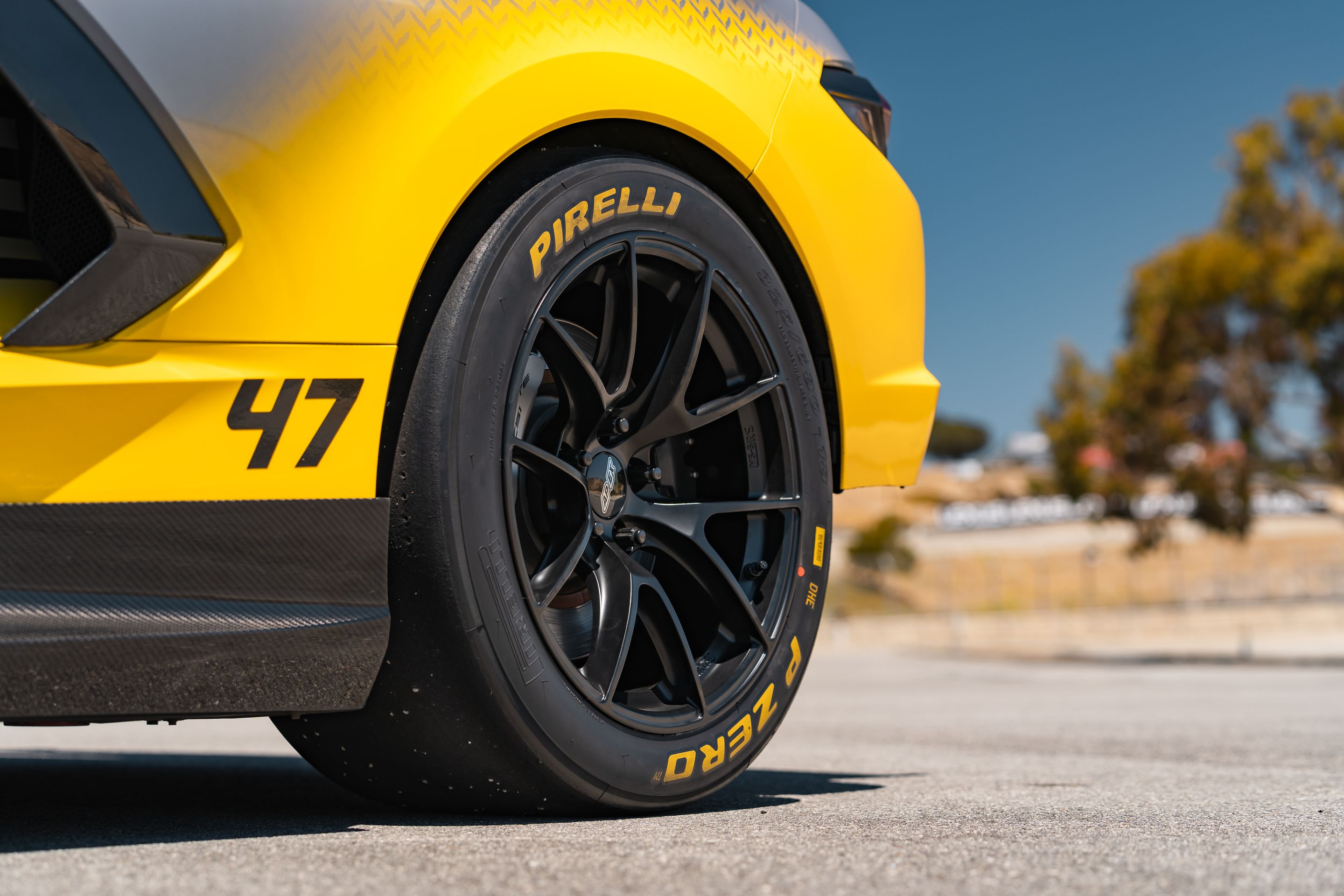 Grey Chevrolet C8 Corvette Stingray/Z51 with 18" VS-5RS Apex wheels in Satin Black