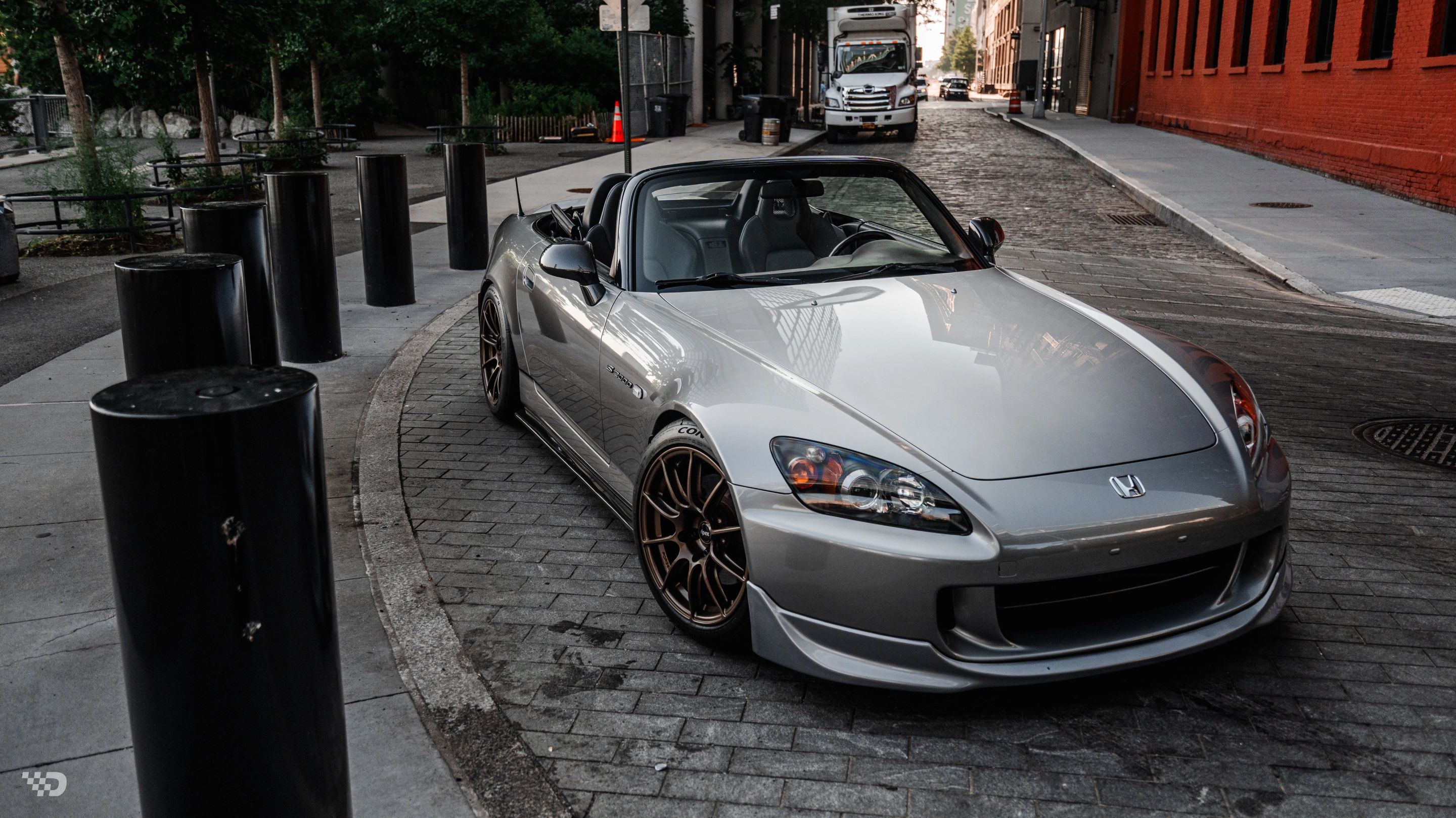 Grey Honda S2000 with 17" SM-10RS Apex wheels in Satin Bronze